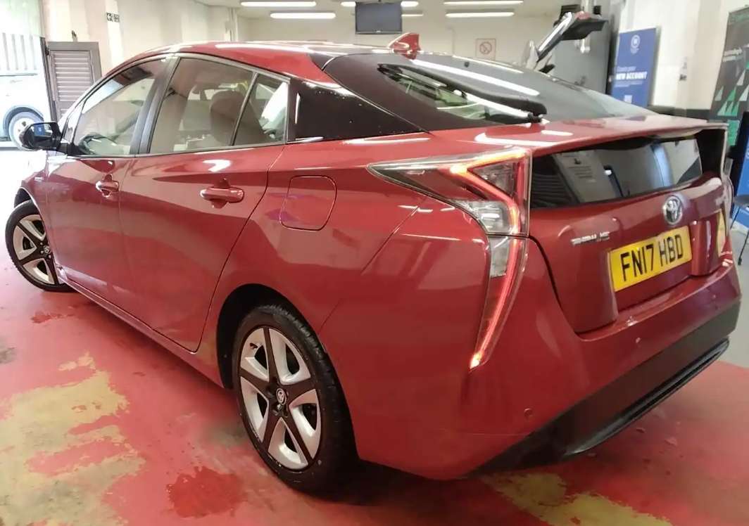 A 2017 TOYOTA PRIUS 1.8 VVT-h Business Edition Plus Hatchback 5dr Petrol Hybrid CVT Euro 6 (s/s) (15in Alloy) (122 ps) A 2017 TOYOTA PRIUS 1.8 VVT-h Business Edition Plus Hatchback 5dr Petrol Hybrid CVT Euro 6 (s/s) (15in Alloy) (122 ps)