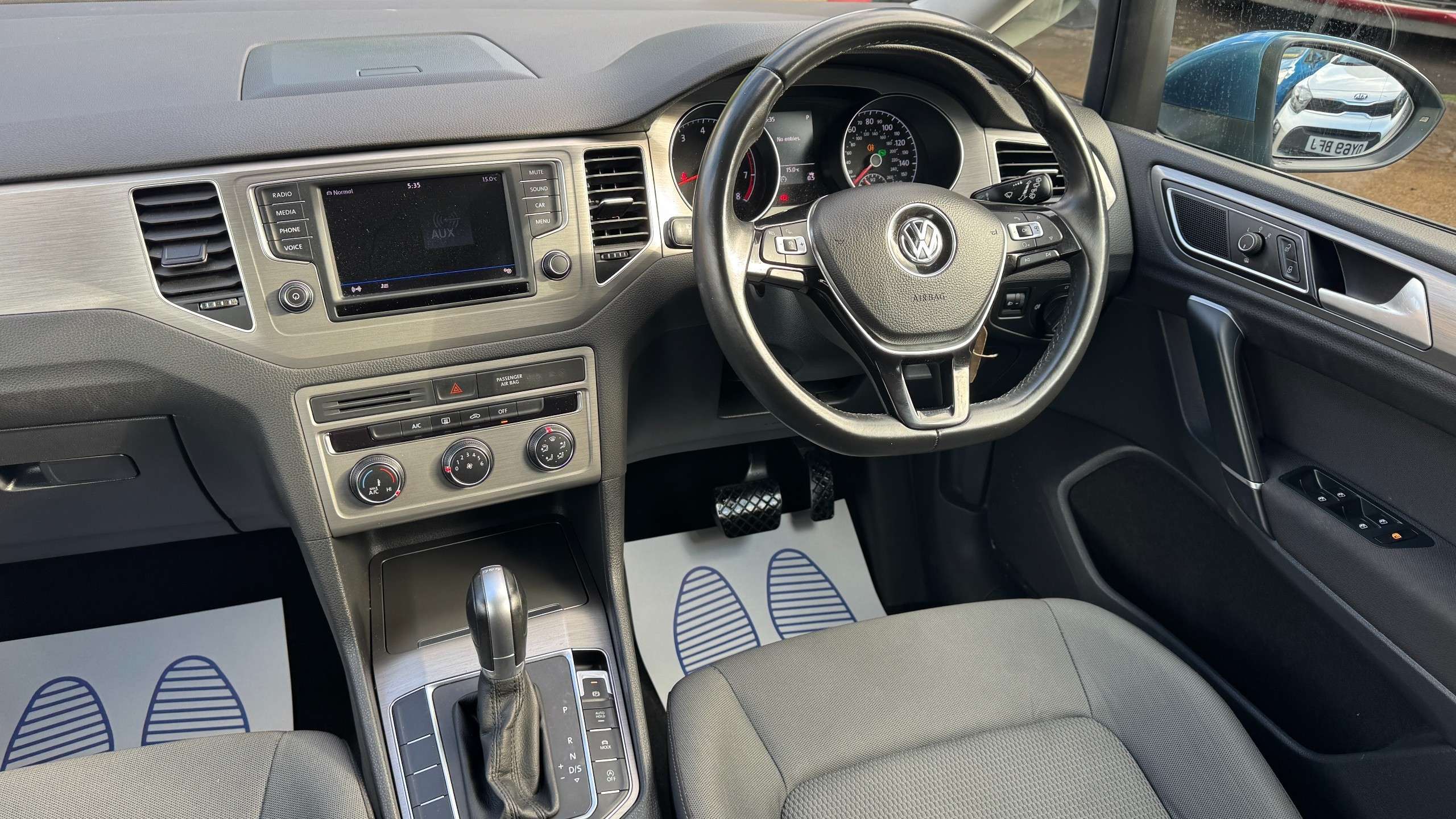 2017 VOLKSWAGEN GOLF SV 2017 VOLKSWAGEN GOLF SV