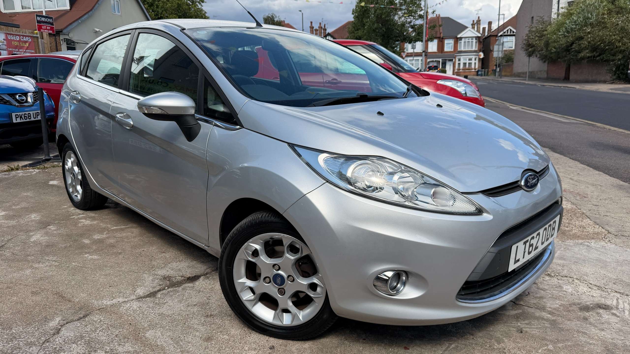 A 2012 FORD FIESTA 1.4 Zetec Hatchback 5dr Petrol Automatic (154 g/km, 94 bhp) A 2012 FORD FIESTA 1.4 Zetec Hatchback 5dr Petrol Automatic (154 g/km, 94 bhp)