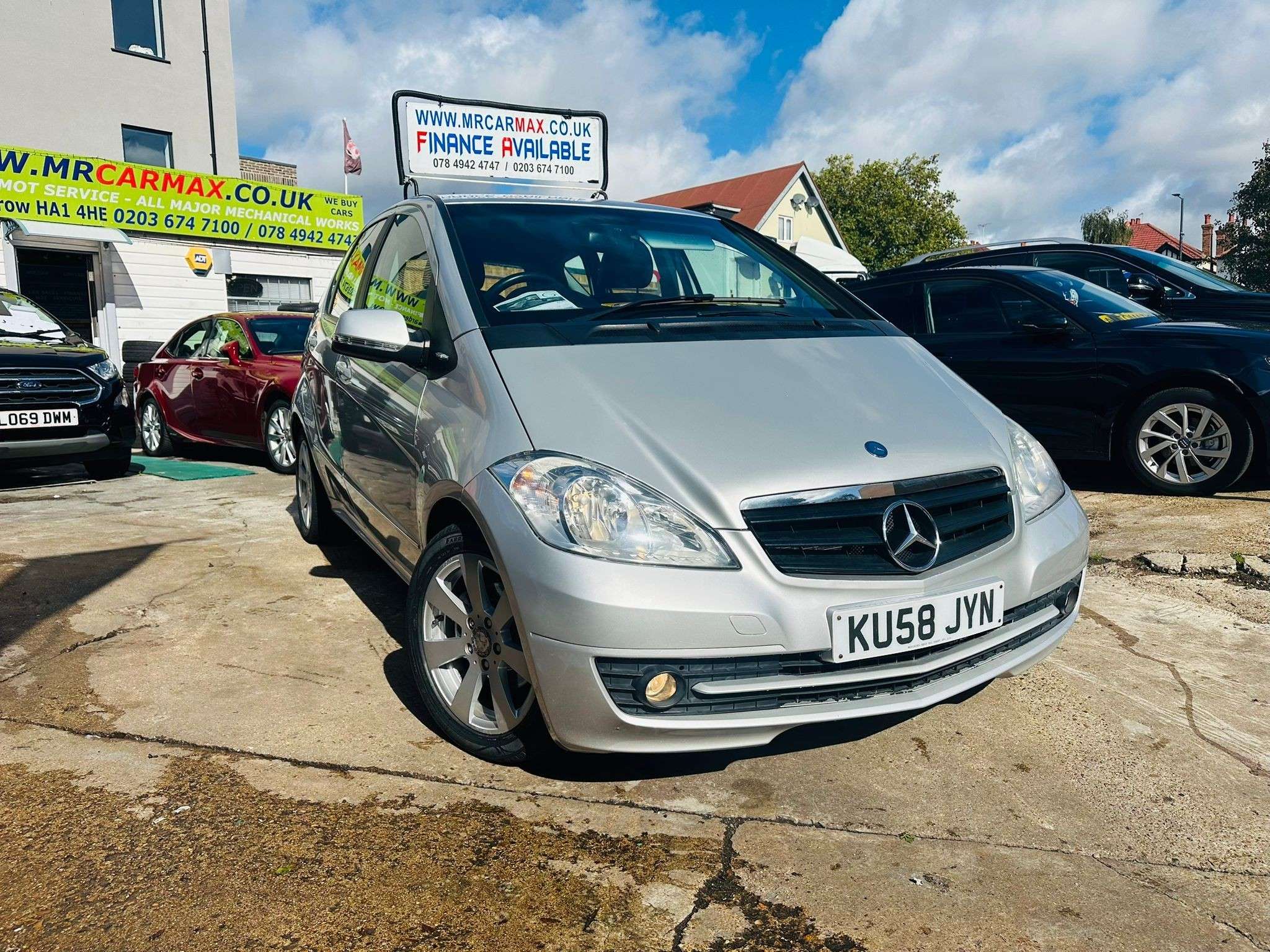 A 2009 MERCEDES-BENZ A CLASS 1.5 A150 Elegance SE Hatchback 5dr Petrol CVT (162 g/km, 95 bhp) A 2009 MERCEDES-BENZ A CLASS 1.5 A150 Elegance SE Hatchback 5dr Petrol CVT (162 g/km, 95 bhp)
