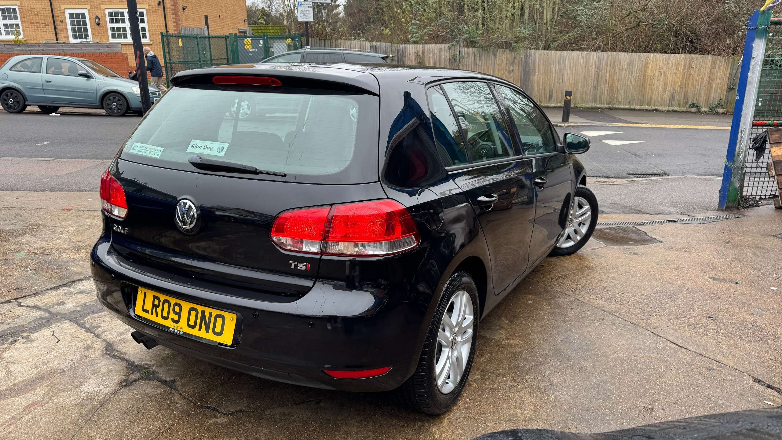 A 2009 VOLKSWAGEN GOLF 1.4 TSI S Hatchback 5dr Petrol DSG (139 g/km, 123 bhp) A 2009 VOLKSWAGEN GOLF 1.4 TSI S Hatchback 5dr Petrol DSG (139 g/km, 123 bhp)