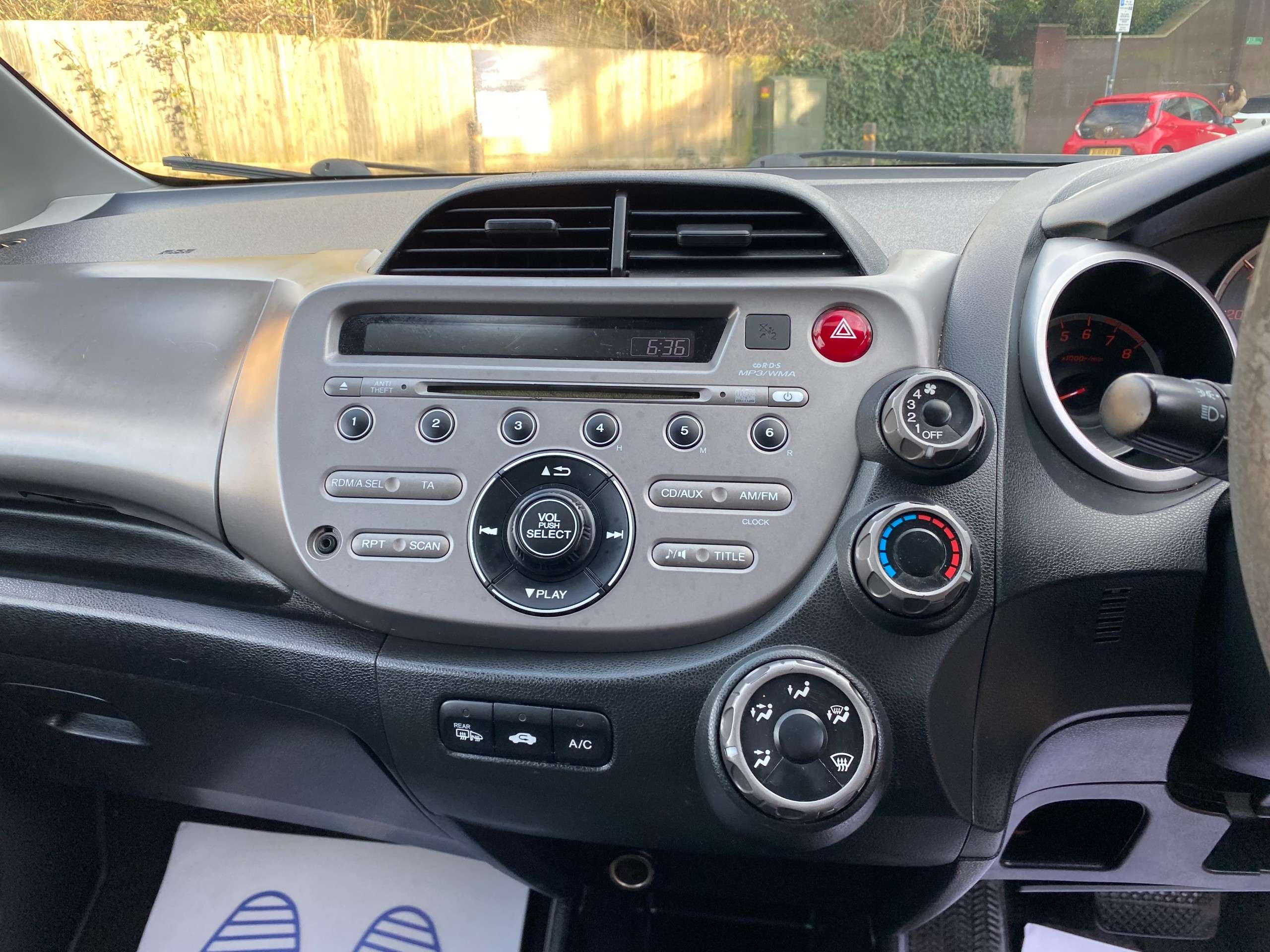 2011 HONDA JAZZ 2011 HONDA JAZZ