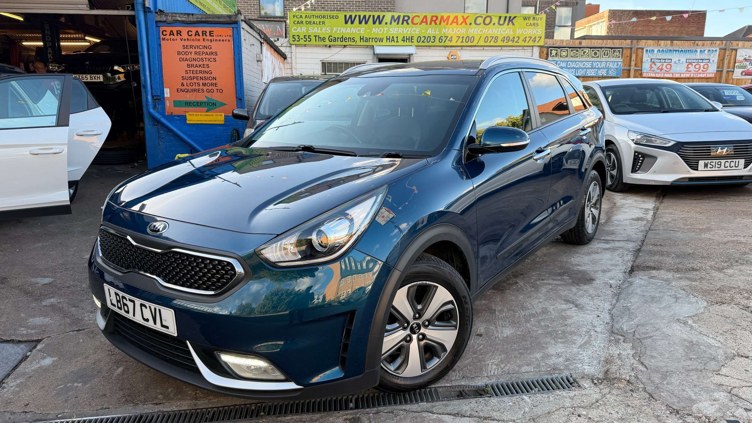 A 2018 KIA NIRO 1.6h GDi 2 SUV 5dr Petrol Hybrid DCT Euro 6 (s/s) (139 bhp) A 2018 KIA NIRO 1.6h GDi 2 SUV 5dr Petrol Hybrid DCT Euro 6 (s/s) (139 bhp)