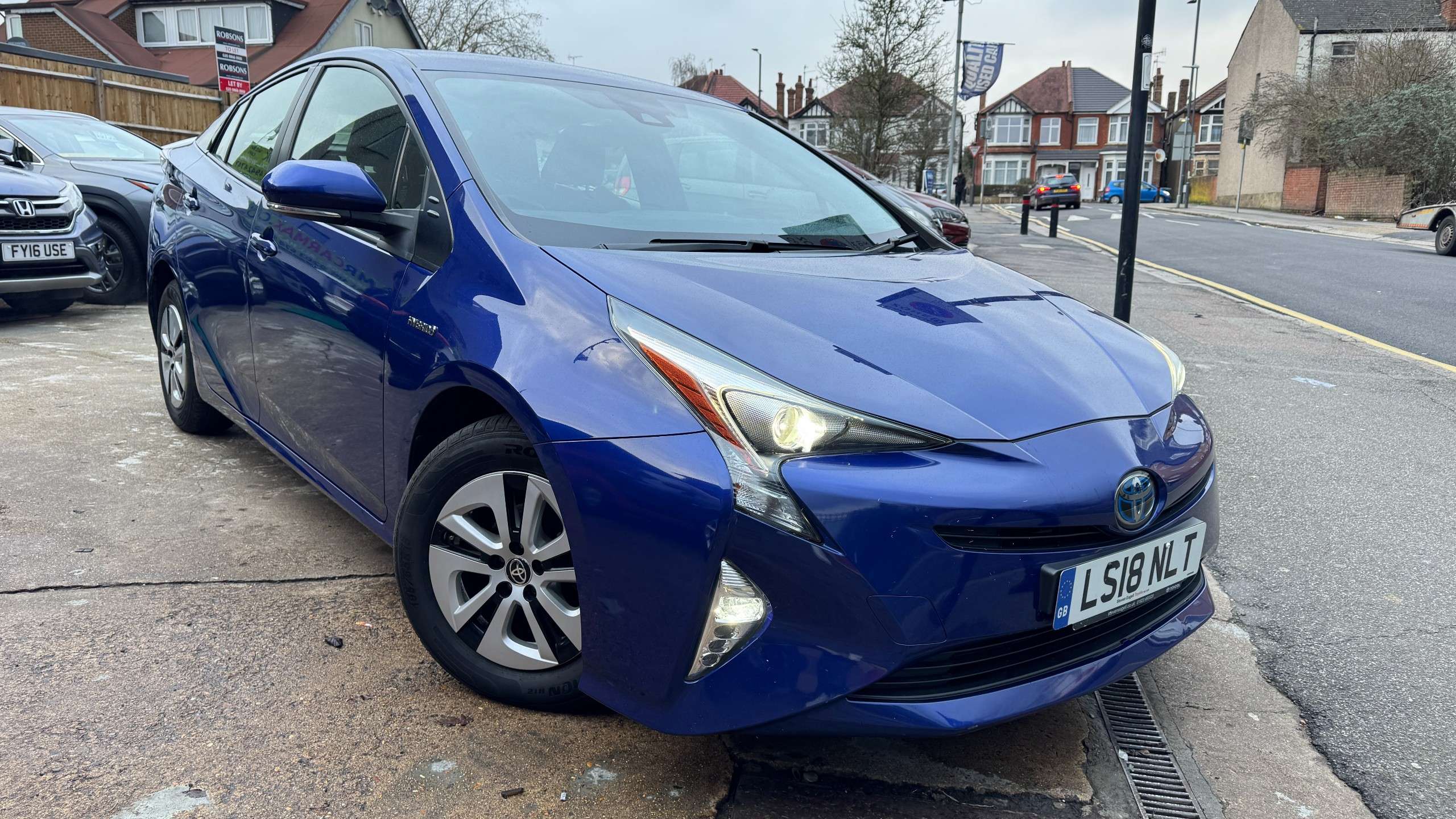 A 2018 TOYOTA PRIUS 1.8 VVT-h Active Hatchback 5dr Petrol Hybrid CVT Euro 6 (s/s) (122 ps) A 2018 TOYOTA PRIUS 1.8 VVT-h Active Hatchback 5dr Petrol Hybrid CVT Euro 6 (s/s) (122 ps)