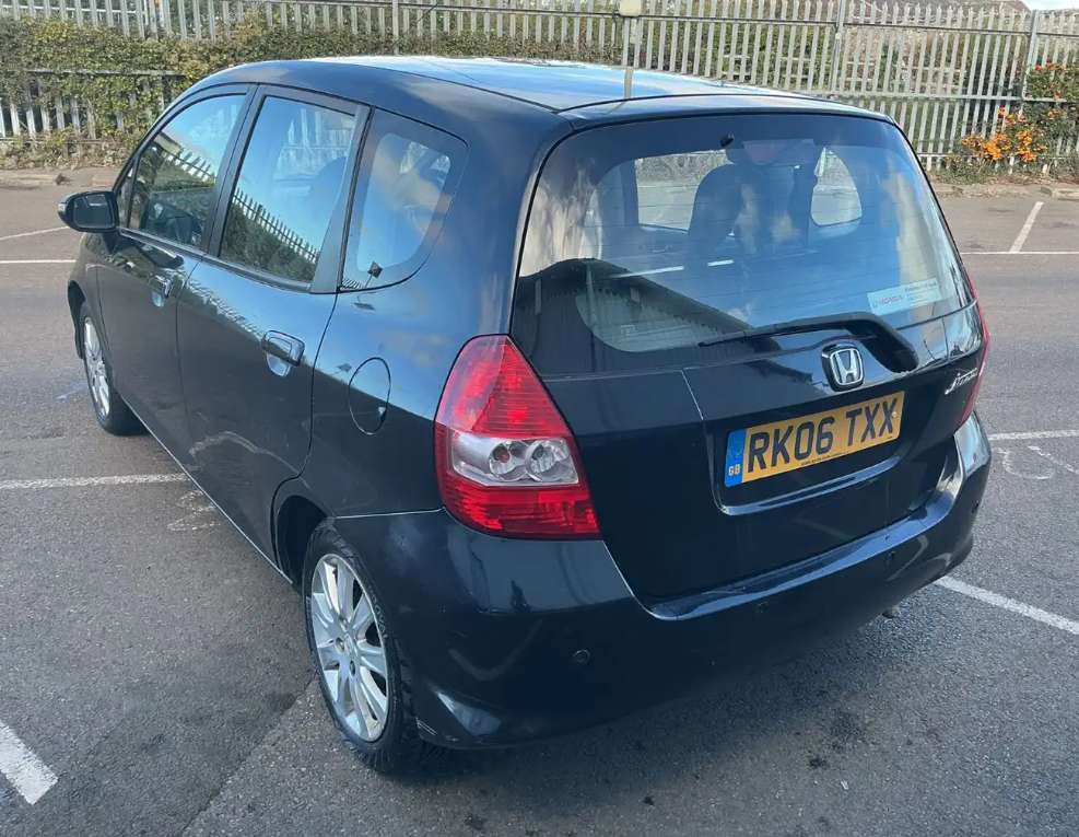 A 2006 HONDA JAZZ 1.4 i-DSI SE Hatchback 5dr Petrol CVT-7 (139 g/km, 82 bhp) A 2006 HONDA JAZZ 1.4 i-DSI SE Hatchback 5dr Petrol CVT-7 (139 g/km, 82 bhp)