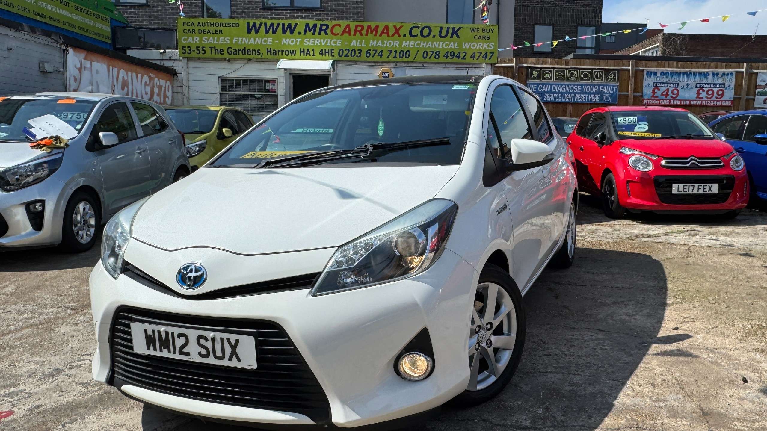 A 2012 TOYOTA YARIS 1.5 VVT-h T Spirit Hatchback 5dr Petrol Hybrid CVT Euro 5 (101 ps) A 2012 TOYOTA YARIS 1.5 VVT-h T Spirit Hatchback 5dr Petrol Hybrid CVT Euro 5 (101 ps)