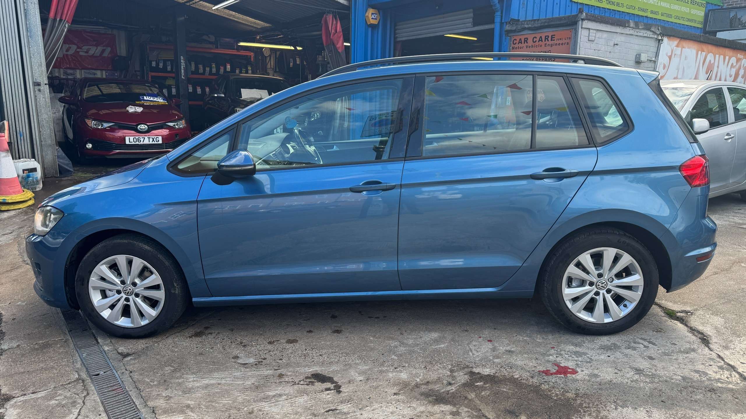2017 VOLKSWAGEN GOLF SV 2017 VOLKSWAGEN GOLF SV