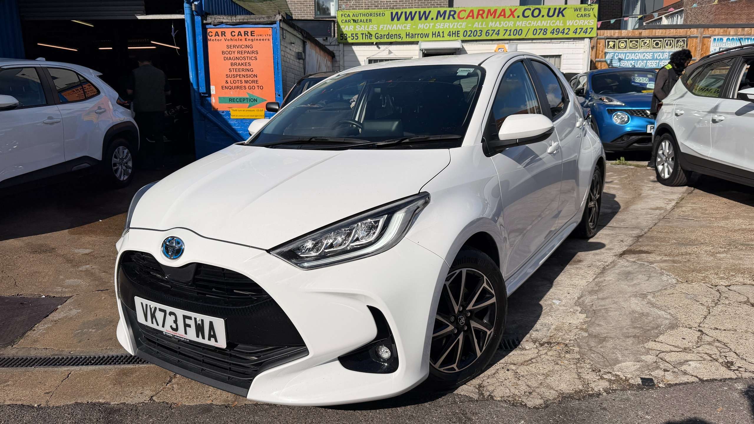 A 2023 TOYOTA YARIS 1.5 VVT-h Design Hatchback 5dr Petrol Hybrid E-CVT Euro 6 (s/s) (116 ps) A 2023 TOYOTA YARIS 1.5 VVT-h Design Hatchback 5dr Petrol Hybrid E-CVT Euro 6 (s/s) (116 ps)