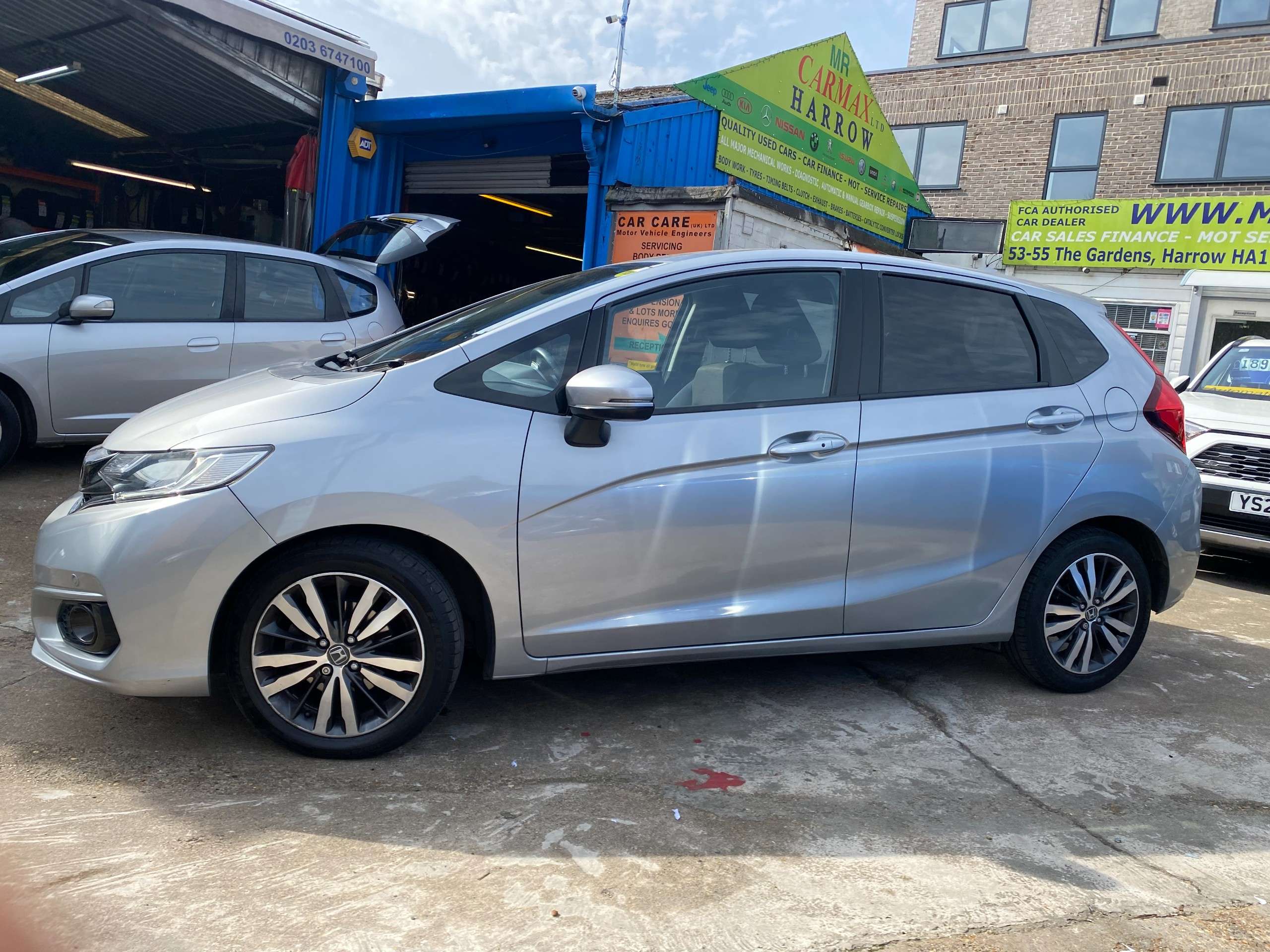 A 2018 HONDA JAZZ 1.3 i-VTEC EX Hatchback 5dr Petrol CVT Euro 6 (s/s) (102 ps) A 2018 HONDA JAZZ 1.3 i-VTEC EX Hatchback 5dr Petrol CVT Euro 6 (s/s) (102 ps)