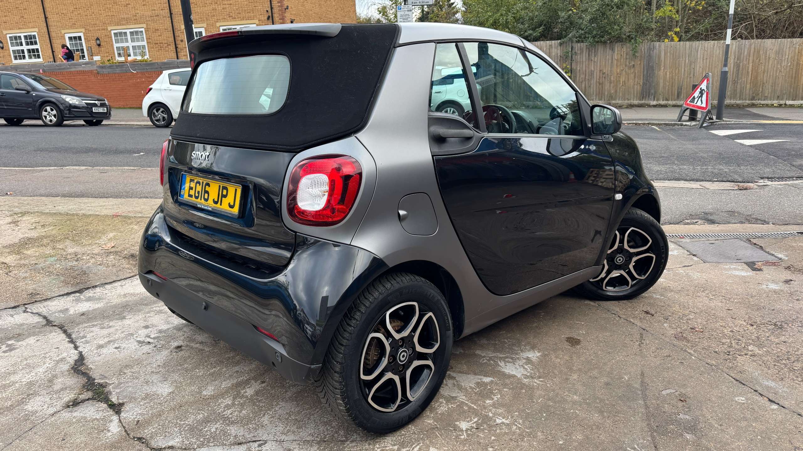 A 2016 SMART FORTWO 1.0 Prime (Premium) Cabriolet 2dr Petrol Twinamic Euro 6 (s/s) (71 ps) A 2016 SMART FORTWO 1.0 Prime (Premium) Cabriolet 2dr Petrol Twinamic Euro 6 (s/s) (71 ps)