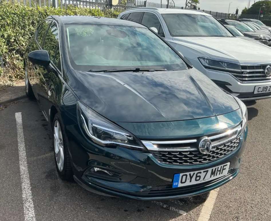 A 2017 VAUXHALL ASTRA 1.4i Turbo SRi Hatchback 5dr Petrol Auto Euro 6 (s/s) (150 ps) A 2017 VAUXHALL ASTRA 1.4i Turbo SRi Hatchback 5dr Petrol Auto Euro 6 (s/s) (150 ps)