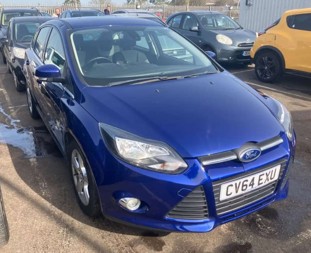 A 2014 FORD FOCUS 1.6 Zetec Navigator Hatchback 5dr Petrol Powershift Euro 5 (125 ps) A 2014 FORD FOCUS 1.6 Zetec Navigator Hatchback 5dr Petrol Powershift Euro 5 (125 ps)