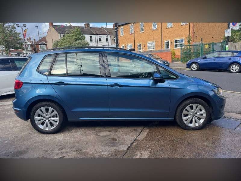 2017 VOLKSWAGEN GOLF SV 2017 VOLKSWAGEN GOLF SV