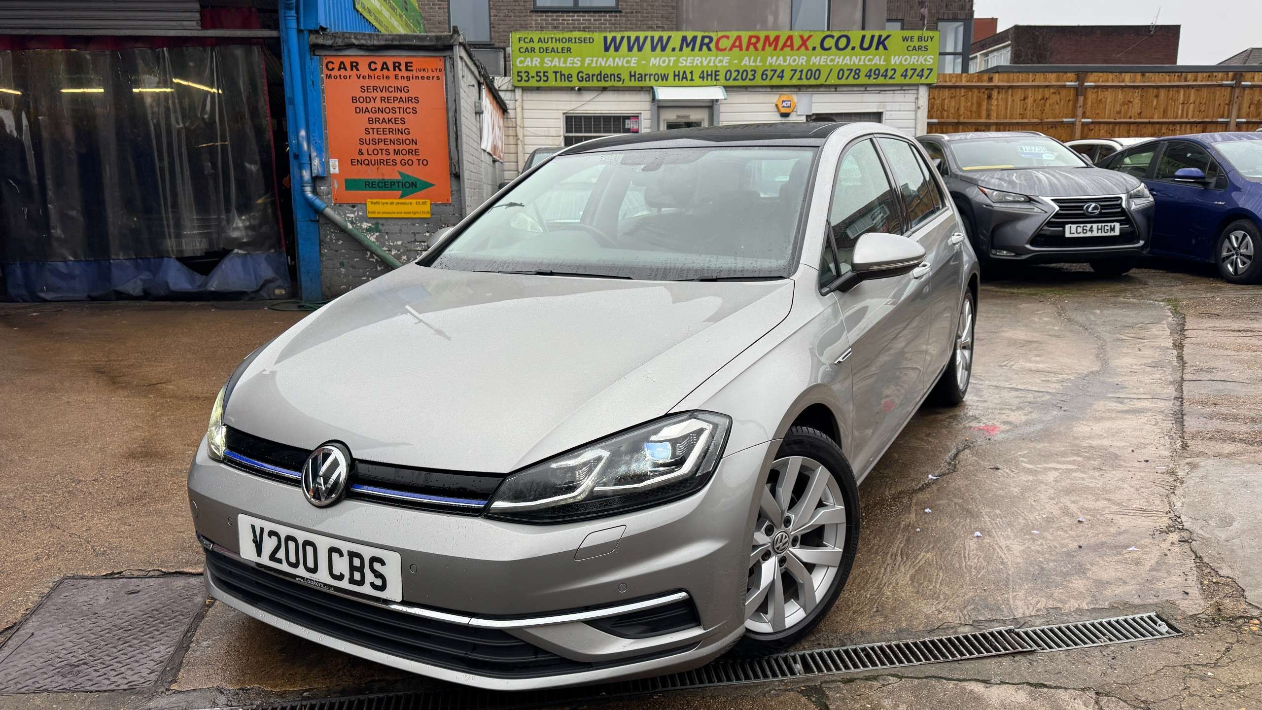 A 2017 VOLKSWAGEN GOLF 1.5 TSI EVO BlueMotion Tech SE Nav Hatchback 5dr Petrol DSG Euro 6 (s/s) (130 ps) A 2017 VOLKSWAGEN GOLF 1.5 TSI EVO BlueMotion Tech SE Nav Hatchback 5dr Petrol DSG Euro 6 (s/s) (130 ps)