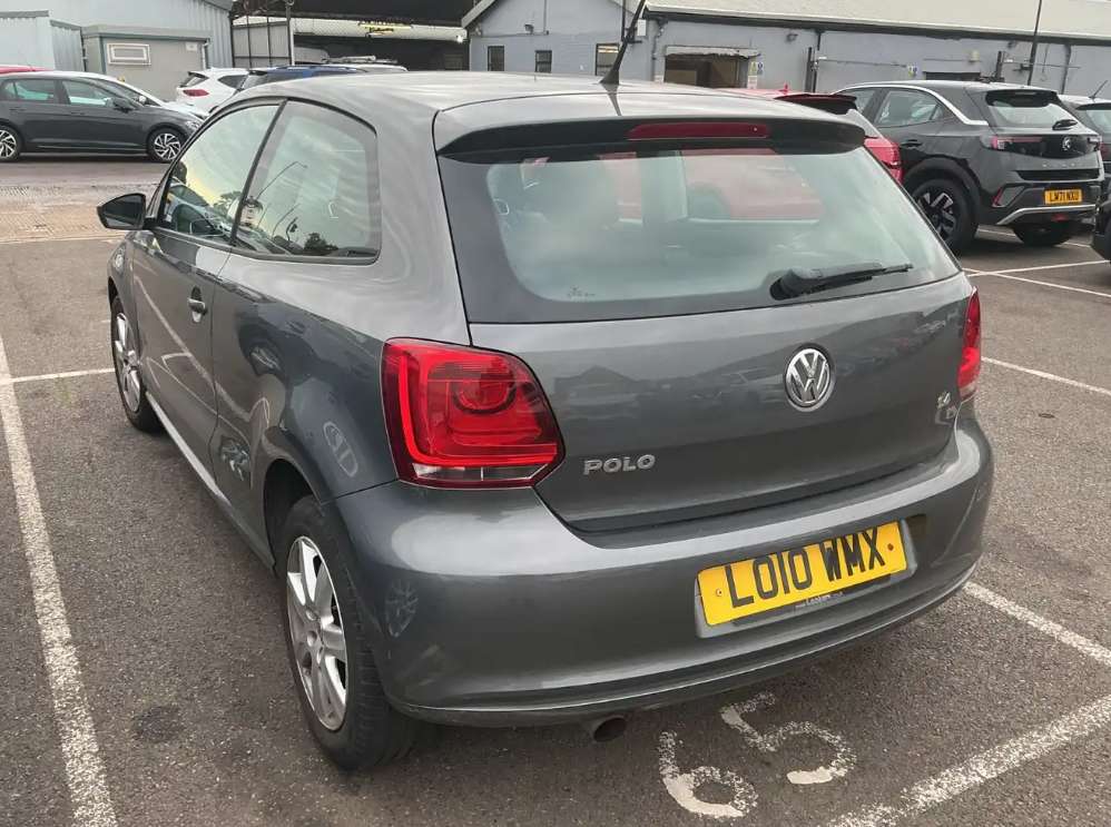 A 2010 VOLKSWAGEN POLO 1.4 SE Hatchback 3dr Petrol DSG Euro 5 (85 ps) A 2010 VOLKSWAGEN POLO 1.4 SE Hatchback 3dr Petrol DSG Euro 5 (85 ps)