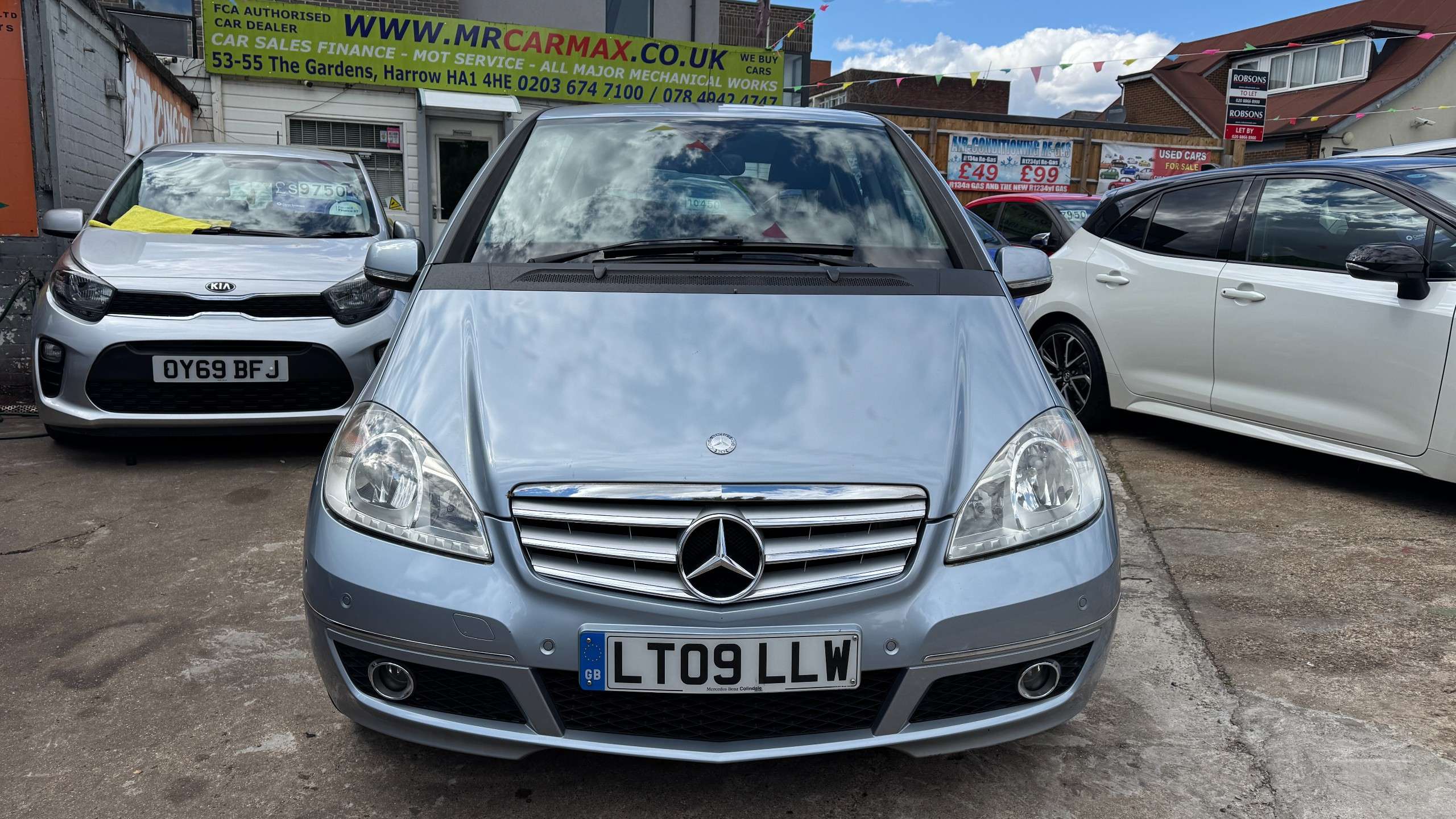 A 2009 MERCEDES-BENZ A CLASS 1.7 A170 Avantgarde SE Hatchback 5dr Petrol CVT (166 g/km, 116 bhp) A 2009 MERCEDES-BENZ A CLASS 1.7 A170 Avantgarde SE Hatchback 5dr Petrol CVT (166 g/km, 116 bhp)