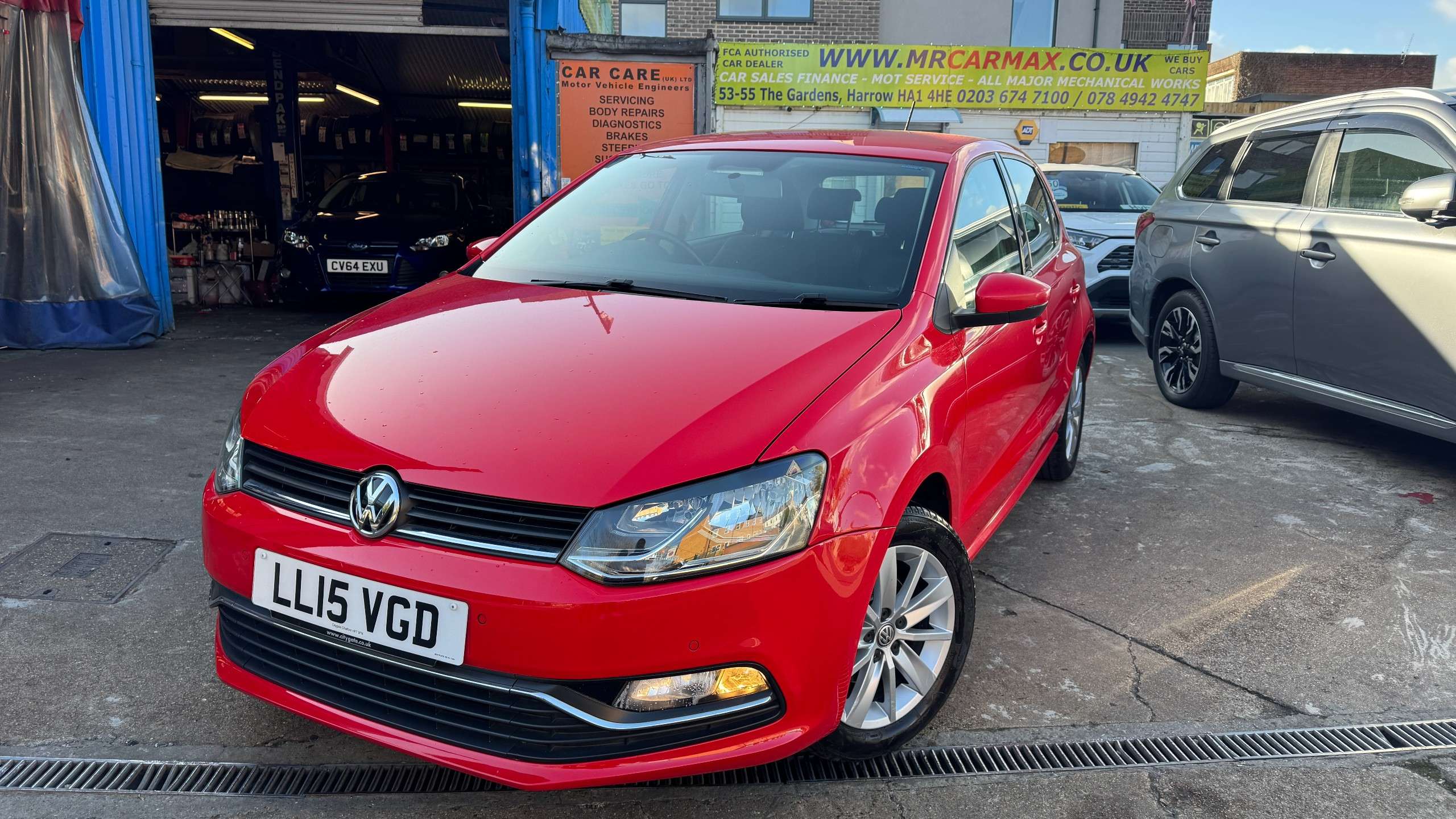 A 2015 VOLKSWAGEN POLO 1.2 TSI BlueMotion Tech SE Hatchback 5dr Petrol DSG Euro 6 (s/s) (90 ps) A 2015 VOLKSWAGEN POLO 1.2 TSI BlueMotion Tech SE Hatchback 5dr Petrol DSG Euro 6 (s/s) (90 ps)