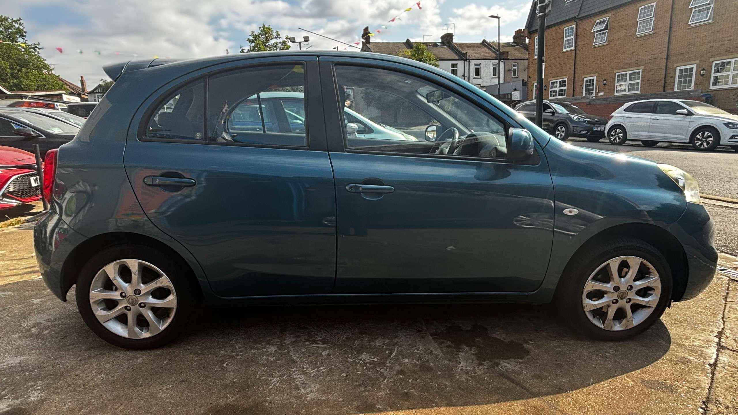 A 2014 NISSAN MICRA 1.2 Acenta Hatchback 5dr Petrol CVT Euro 5 (80 ps) A 2014 NISSAN MICRA 1.2 Acenta Hatchback 5dr Petrol CVT Euro 5 (80 ps)