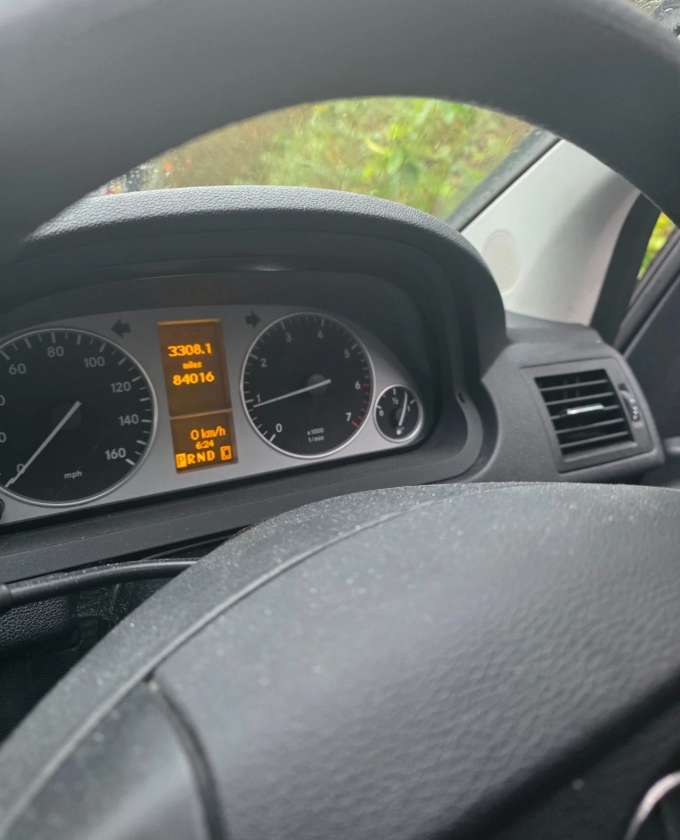 A 2010 MERCEDES-BENZ B CLASS 1.7 B180 Sport MPV 5dr Petrol CVT (171 g/km, 116 bhp) A 2010 MERCEDES-BENZ B CLASS 1.7 B180 Sport MPV 5dr Petrol CVT (171 g/km, 116 bhp)