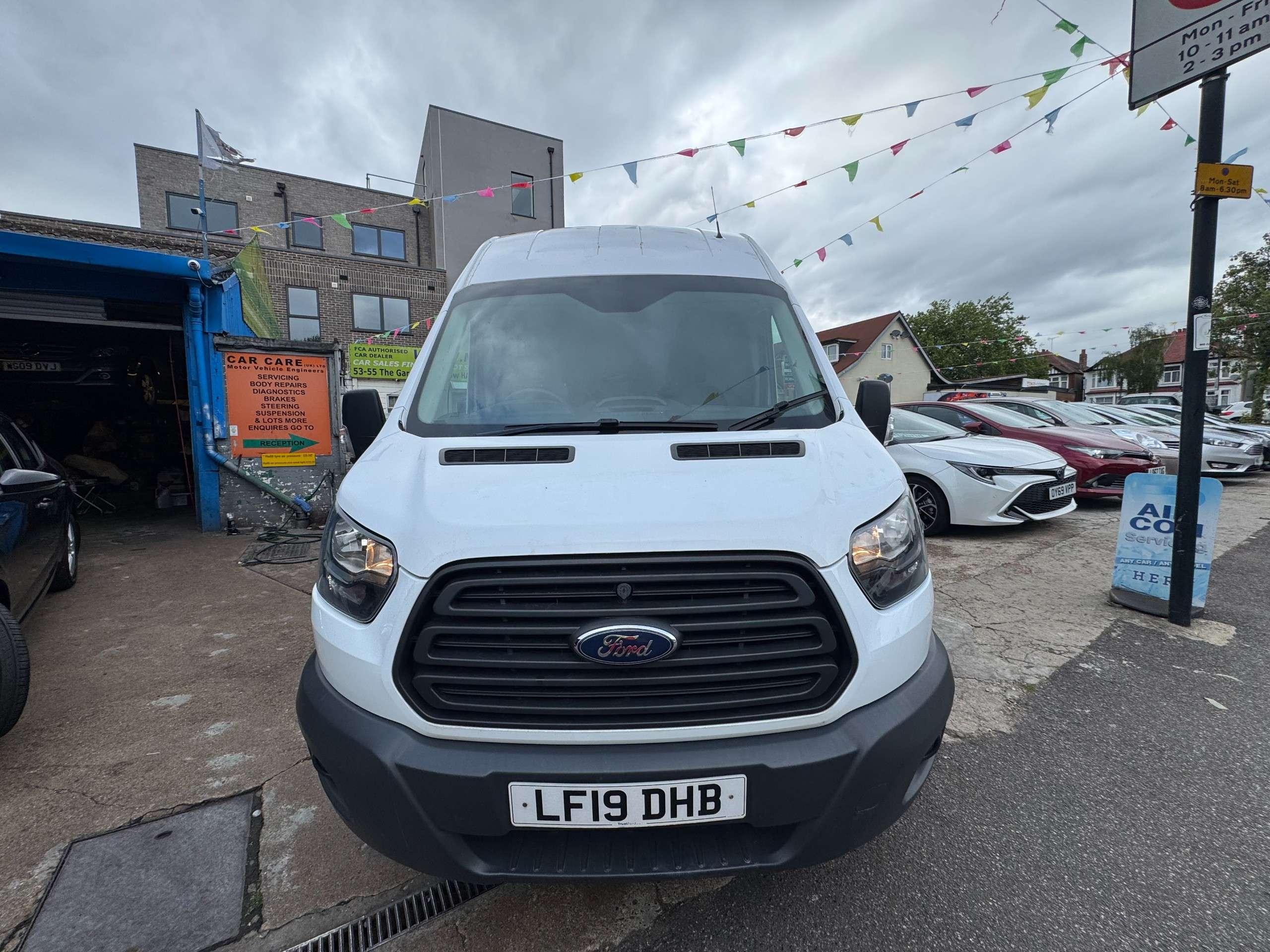 A 2019 FORD TRANSIT 2.0 350 EcoBlue Panel Van 5dr Diesel Manual FWD L2 H3 Euro 6 (130 ps) A 2019 FORD TRANSIT 2.0 350 EcoBlue Panel Van 5dr Diesel Manual FWD L2 H3 Euro 6 (130 ps)