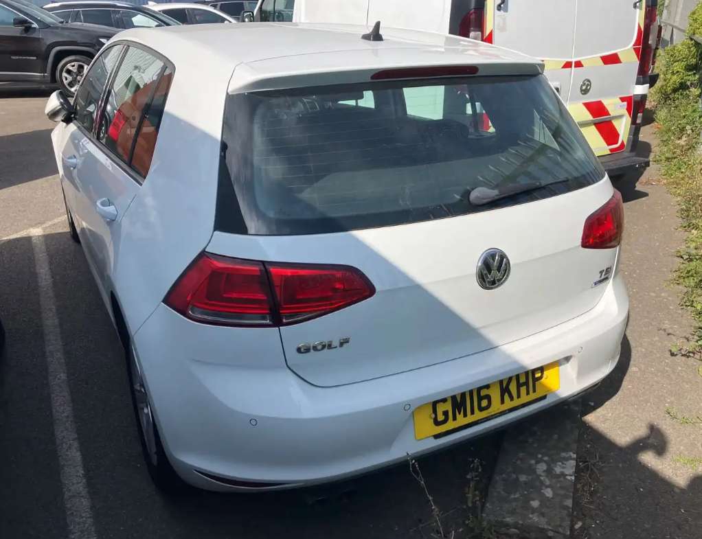 A 2016 VOLKSWAGEN GOLF 1.4 TSI BlueMotion Tech Match Edition Hatchback 5dr Petrol DSG Euro 6 (s/s) (125 ps) A 2016 VOLKSWAGEN GOLF 1.4 TSI BlueMotion Tech Match Edition Hatchback 5dr Petrol DSG Euro 6 (s/s) (125 ps)