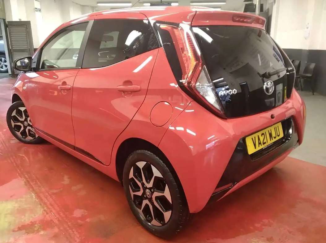 A 2021 TOYOTA AYGO 1.0 VVT-i x-trend Hatchback 5dr Petrol Manual Euro 6 (s/s) (71 ps) A 2021 TOYOTA AYGO 1.0 VVT-i x-trend Hatchback 5dr Petrol Manual Euro 6 (s/s) (71 ps)