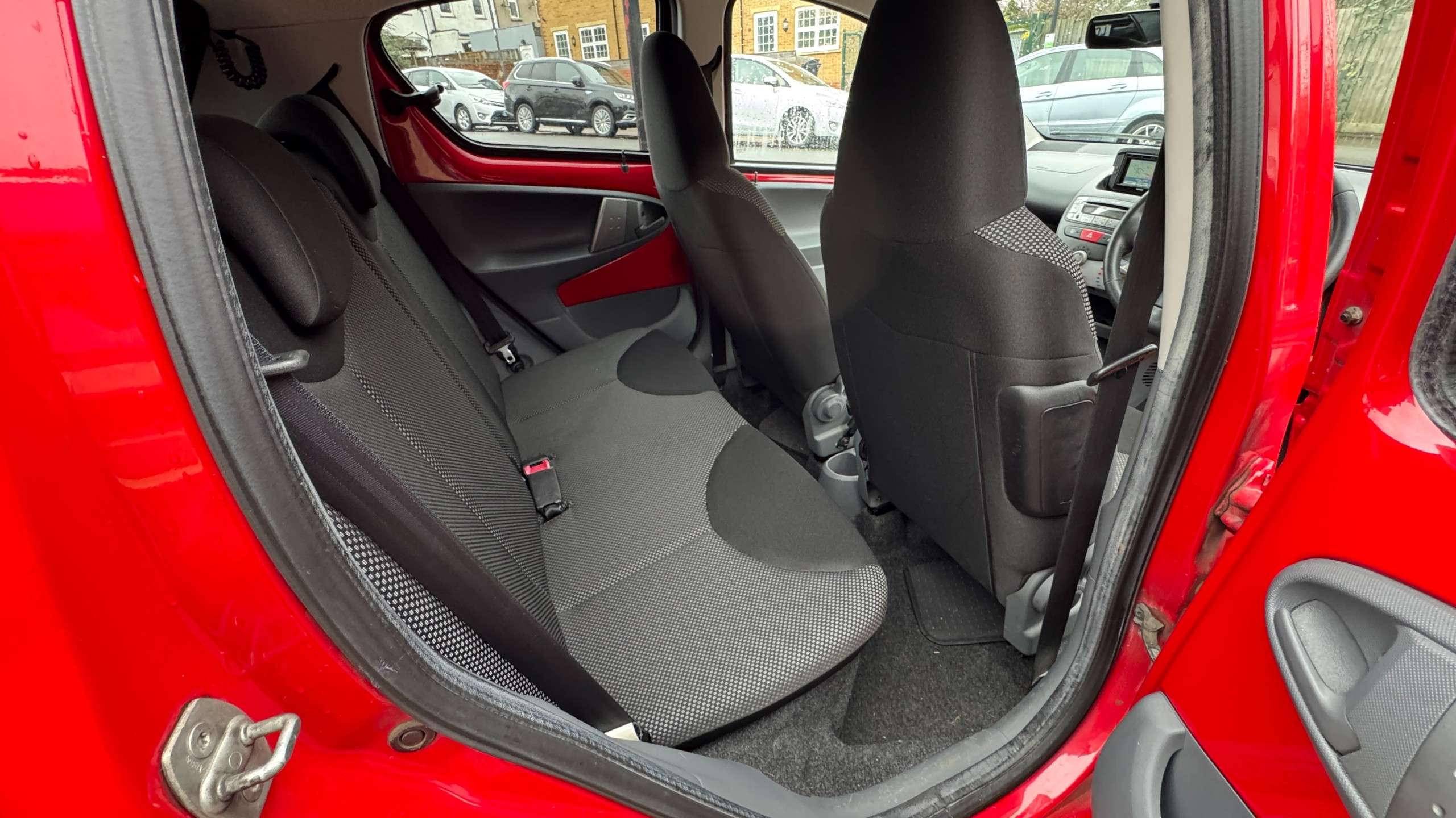 2011 TOYOTA AYGO 2011 TOYOTA AYGO