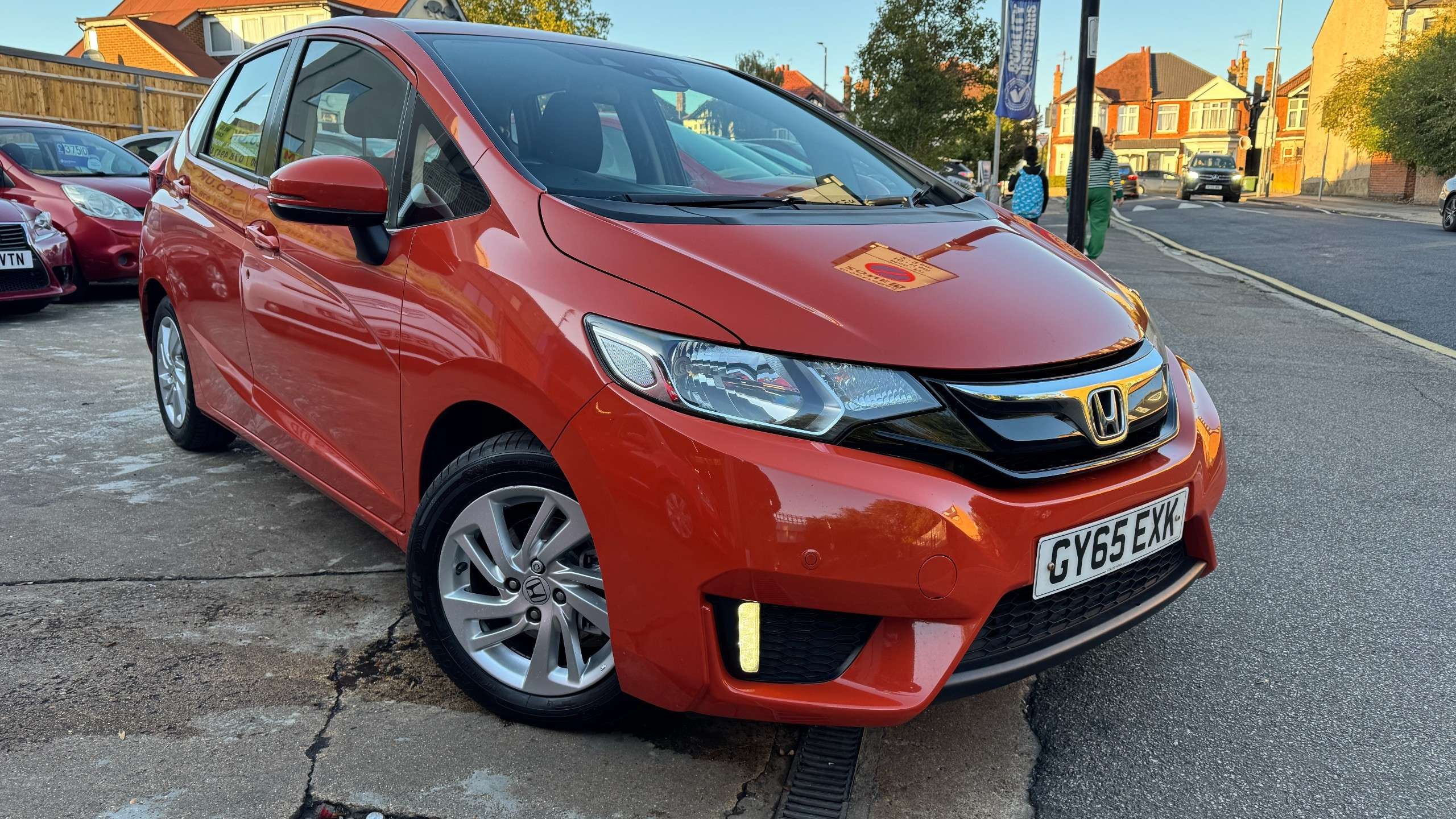 A 2015 HONDA JAZZ 1.3 i-VTEC SE Hatchback 5dr Petrol Manual Euro 6 (s/s) (102 ps) A 2015 HONDA JAZZ 1.3 i-VTEC SE Hatchback 5dr Petrol Manual Euro 6 (s/s) (102 ps)