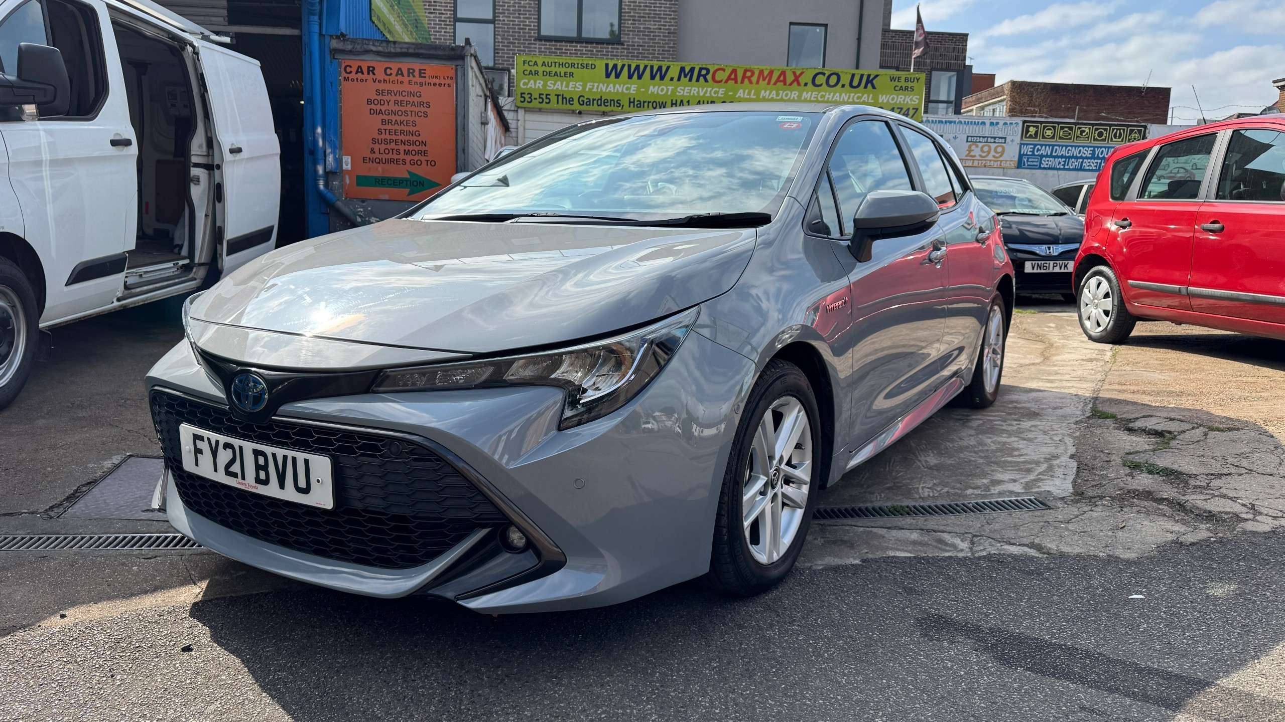 A 2021 TOYOTA COROLLA 1.8 VVT-h GPF Icon Tech Hatchback 5dr Petrol Hybrid CVT Euro 6 (s/s) (122 ps) A 2021 TOYOTA COROLLA 1.8 VVT-h GPF Icon Tech Hatchback 5dr Petrol Hybrid CVT Euro 6 (s/s) (122 ps)