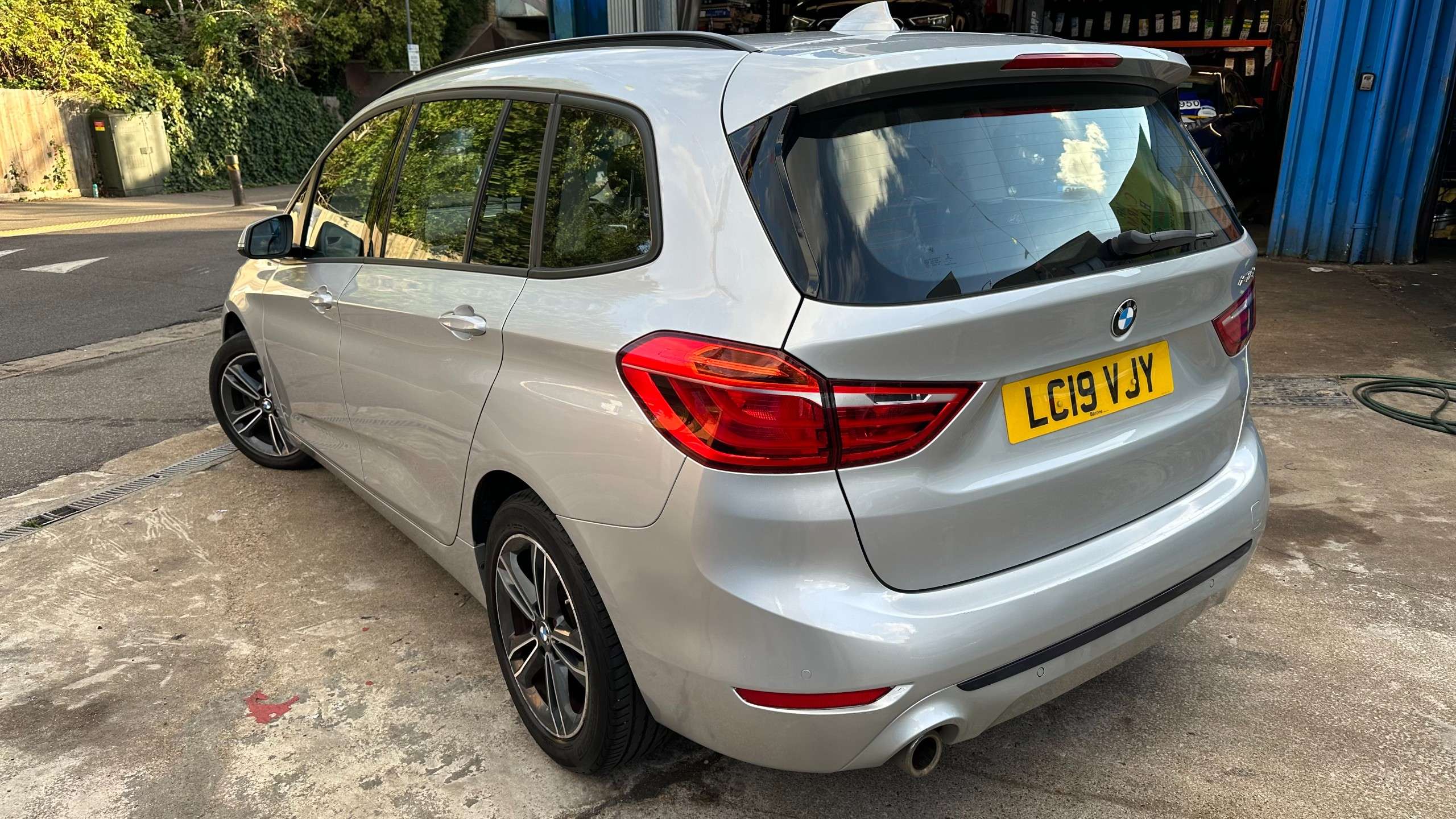 A 2019 BMW 2 SERIES GRAN TOURER 1.5 218i Sport MPV 5dr Petrol DCT Euro 6 (s/s) (140 ps) A 2019 BMW 2 SERIES GRAN TOURER 1.5 218i Sport MPV 5dr Petrol DCT Euro 6 (s/s) (140 ps)