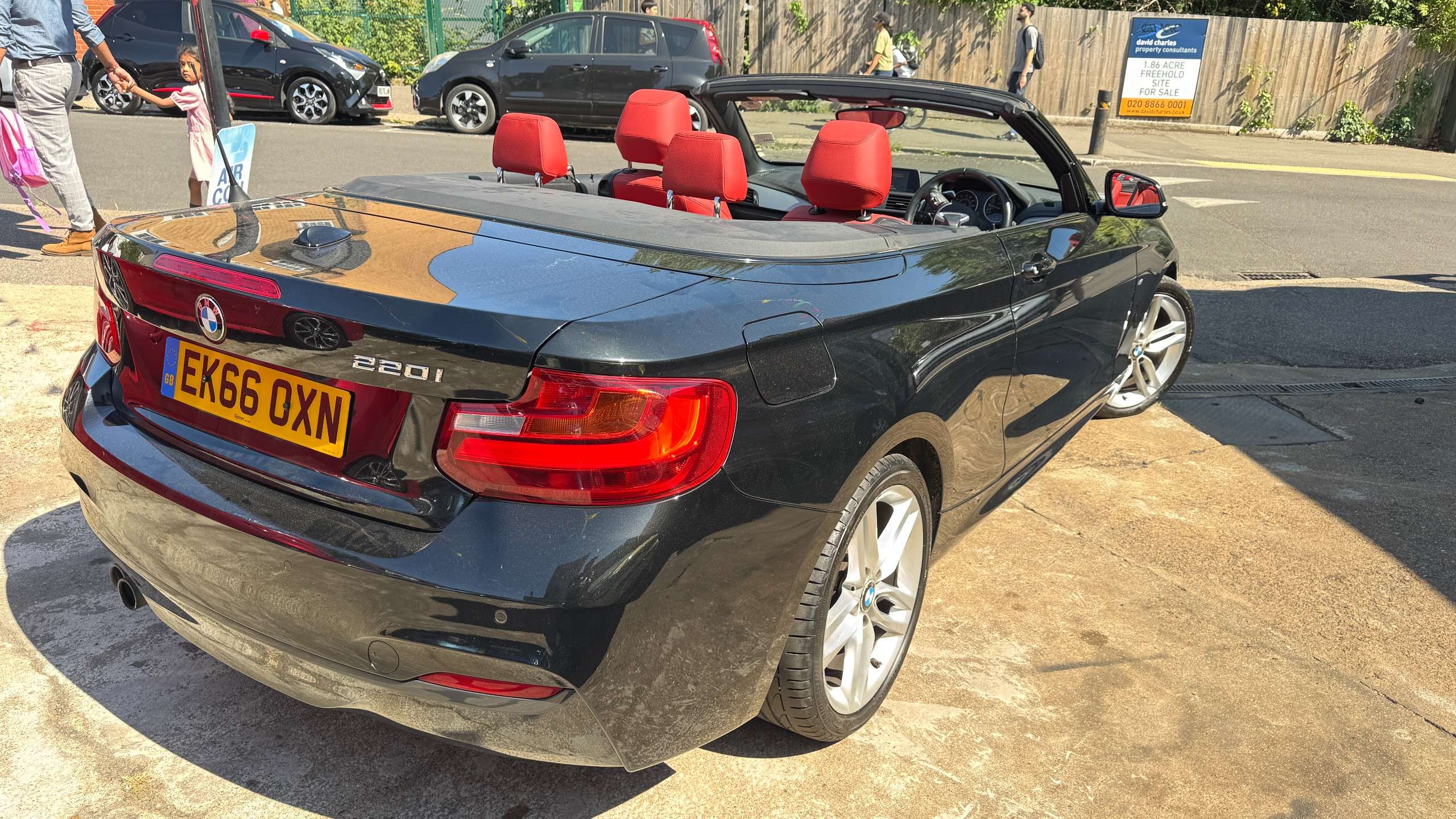 A 2016 BMW 2 SERIES 2.0 220i M Sport Convertible 2dr Petrol Auto Euro 6 (s/s) (184 ps) A 2016 BMW 2 SERIES 2.0 220i M Sport Convertible 2dr Petrol Auto Euro 6 (s/s) (184 ps)