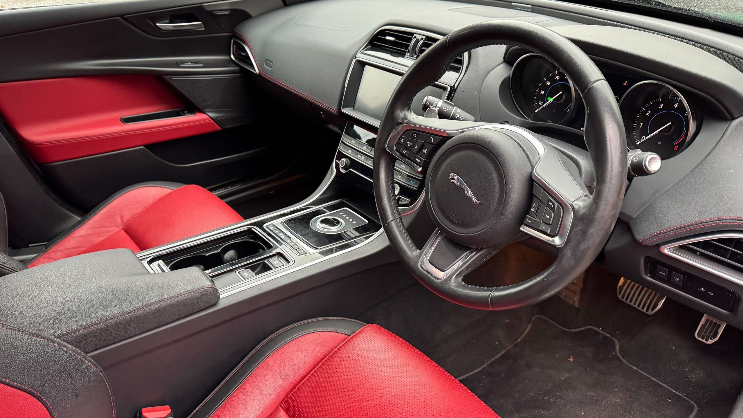 2019 JAGUAR XE 2019 JAGUAR XE