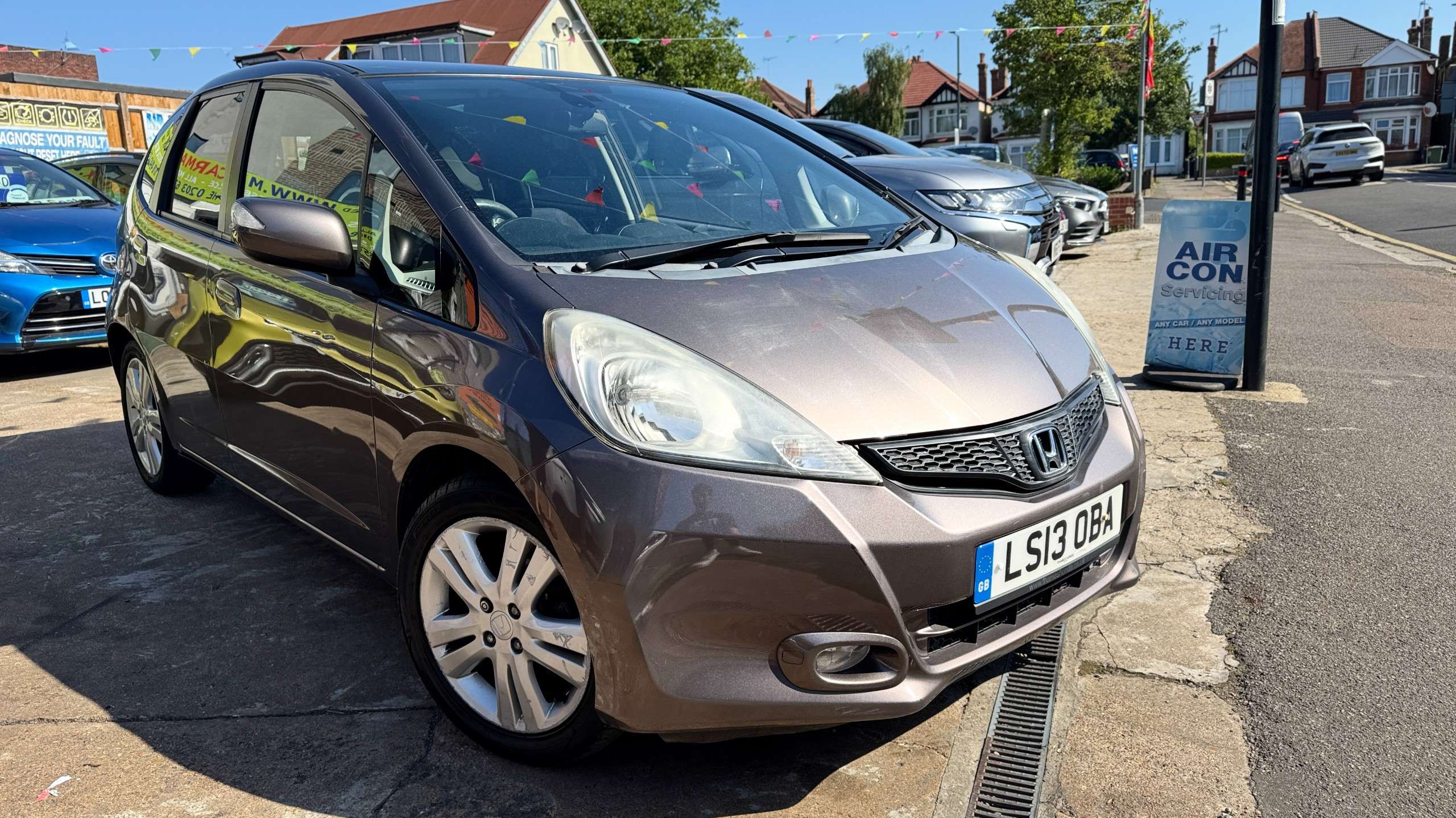 A 2013 HONDA JAZZ 1.4 i-VTEC EX Hatchback 5dr Petrol CVT Euro 5 (99 ps) A 2013 HONDA JAZZ 1.4 i-VTEC EX Hatchback 5dr Petrol CVT Euro 5 (99 ps)