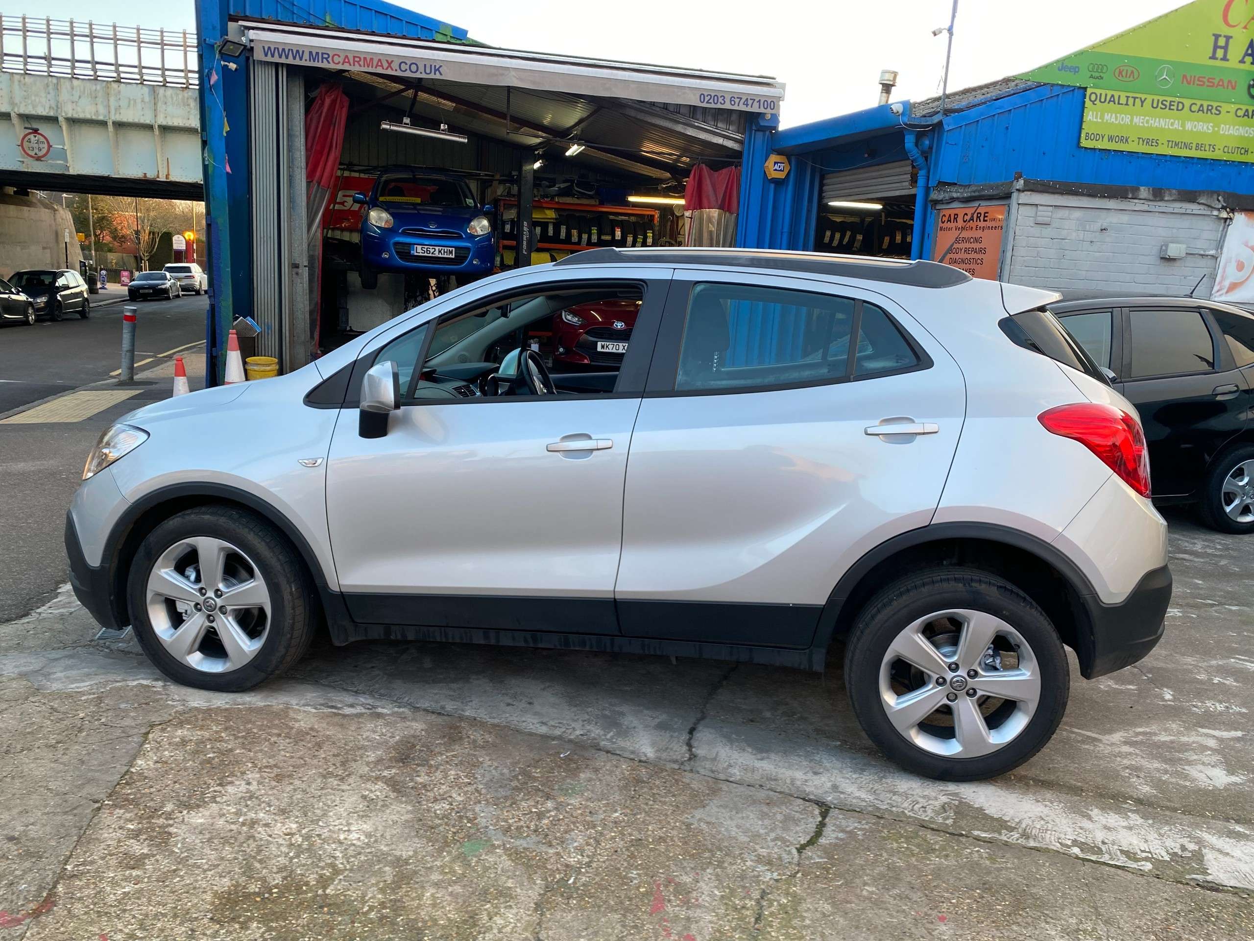 A 2014 VAUXHALL MOKKA 1.4T Exclusiv SUV 5dr Petrol Manual 4WD Euro 5 (s/s) (140 ps) A 2014 VAUXHALL MOKKA 1.4T Exclusiv SUV 5dr Petrol Manual 4WD Euro 5 (s/s) (140 ps)