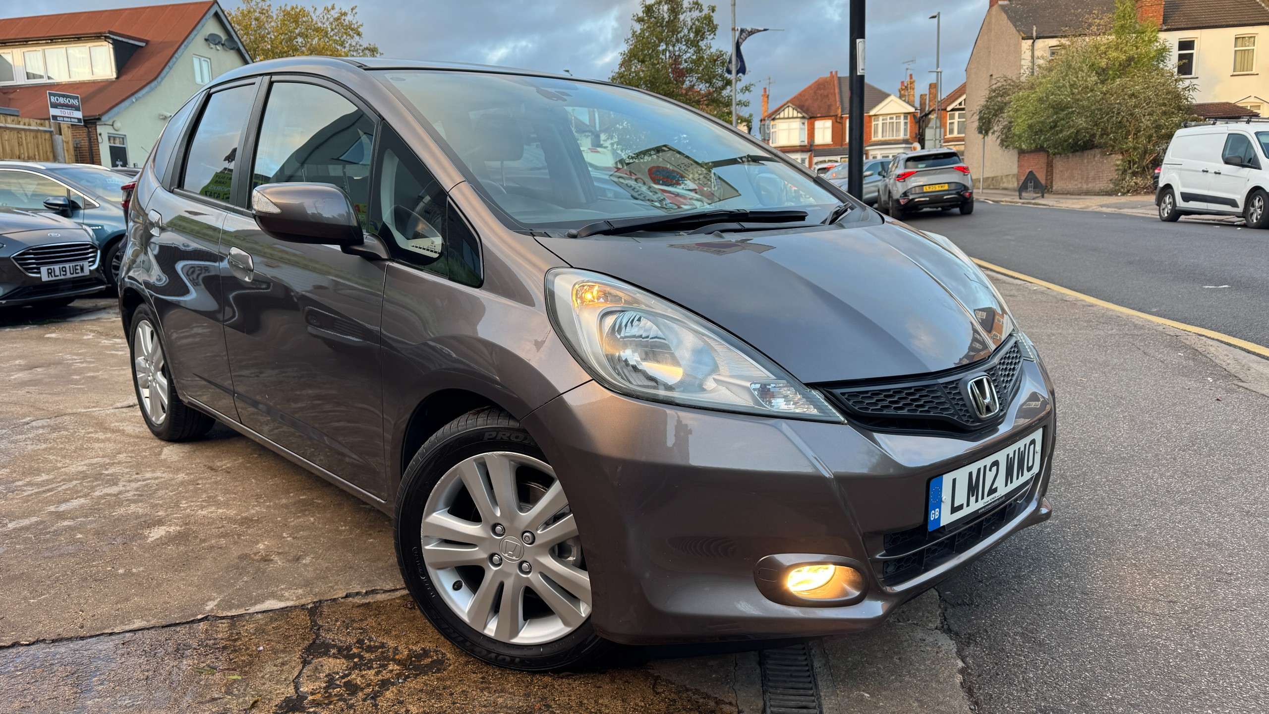 A 2012 HONDA JAZZ 1.4 i-VTEC EX Hatchback 5dr Petrol CVT Euro 5 (99 ps) A 2012 HONDA JAZZ 1.4 i-VTEC EX Hatchback 5dr Petrol CVT Euro 5 (99 ps)