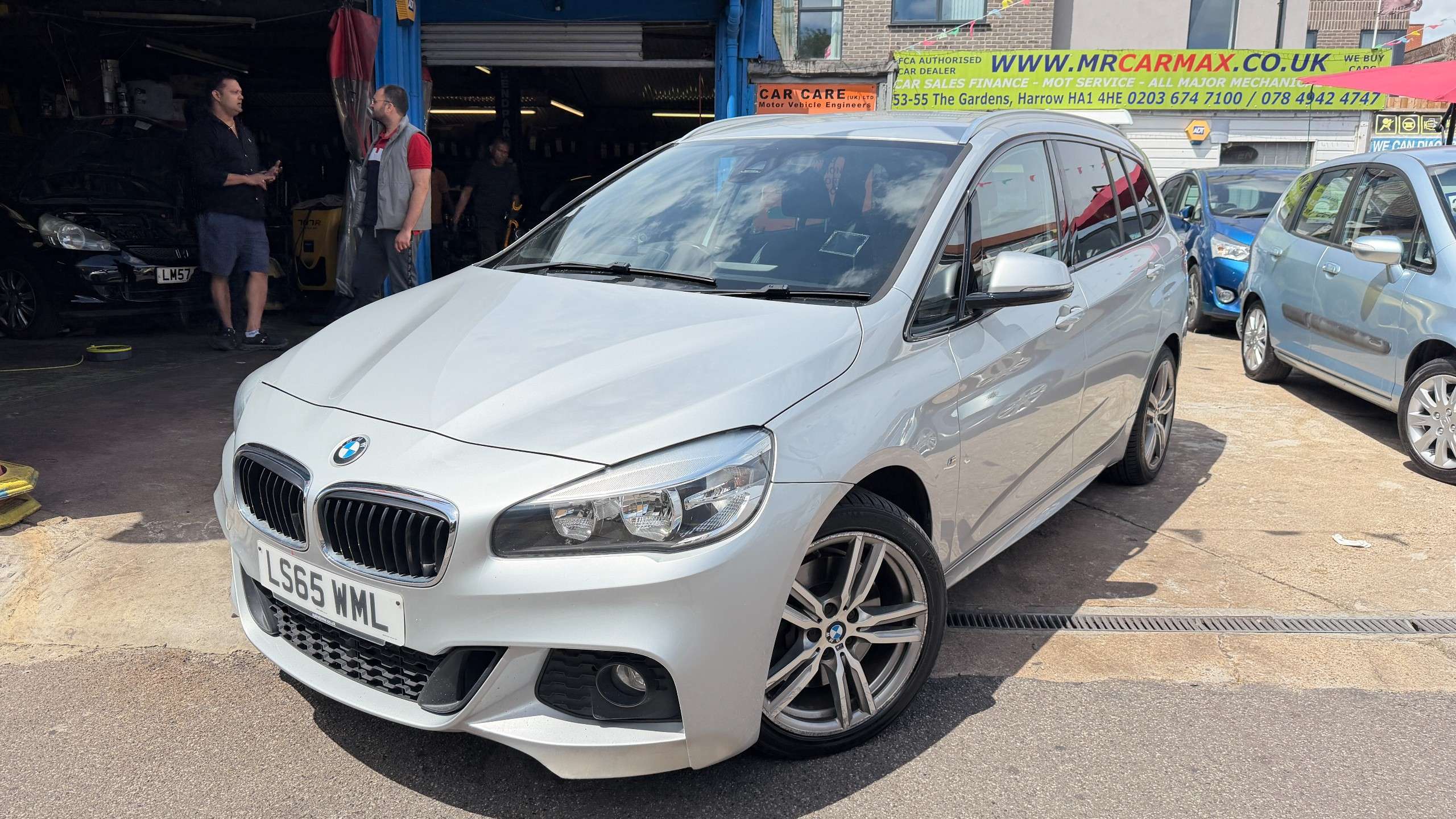 A 2015 BMW 2 SERIES GRAN TOURER 2.0 220i M Sport MPV 5dr Petrol Auto Euro 6 (s/s) (192 ps) A 2015 BMW 2 SERIES GRAN TOURER 2.0 220i M Sport MPV 5dr Petrol Auto Euro 6 (s/s) (192 ps)