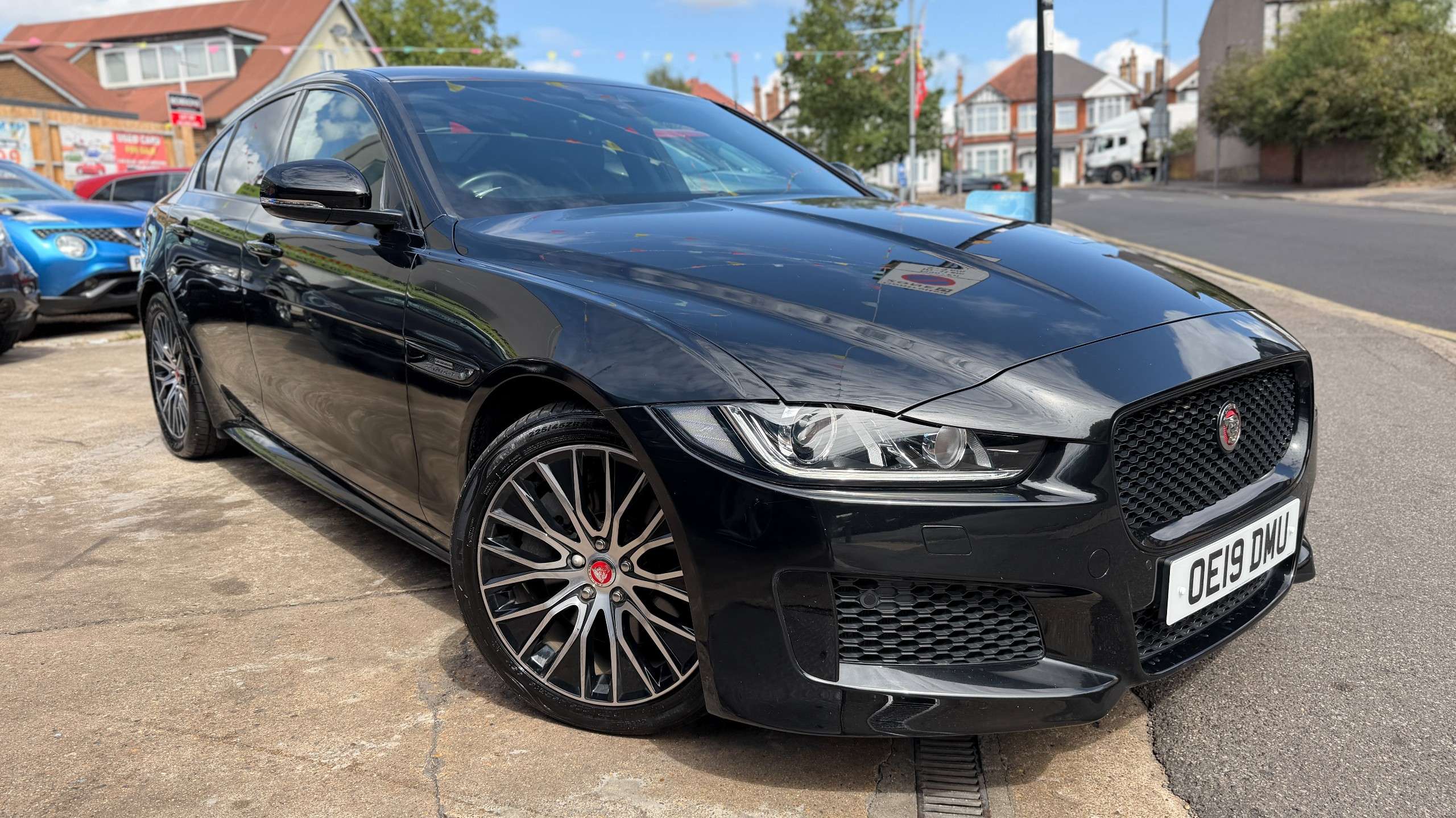 A 2019 JAGUAR XE 2.0i Landmark Saloon 4dr Petrol Auto Euro 6 (s/s) (250 ps) A 2019 JAGUAR XE 2.0i Landmark Saloon 4dr Petrol Auto Euro 6 (s/s) (250 ps)