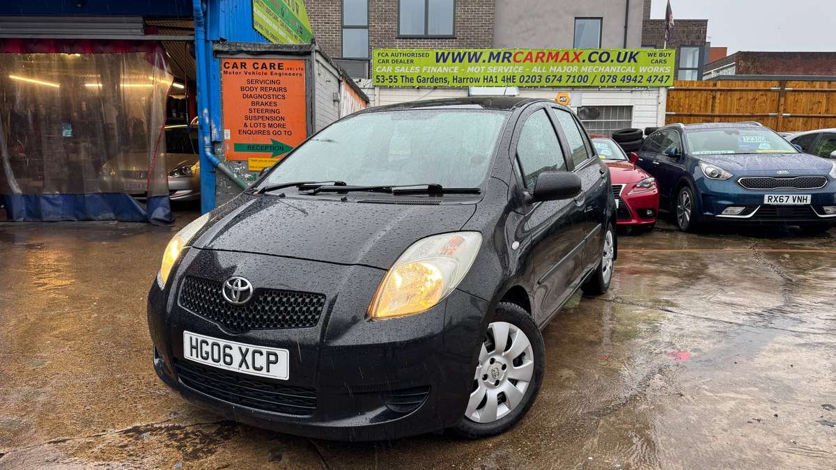 Check out this Toyota Yaris 2006 Petrol Manual