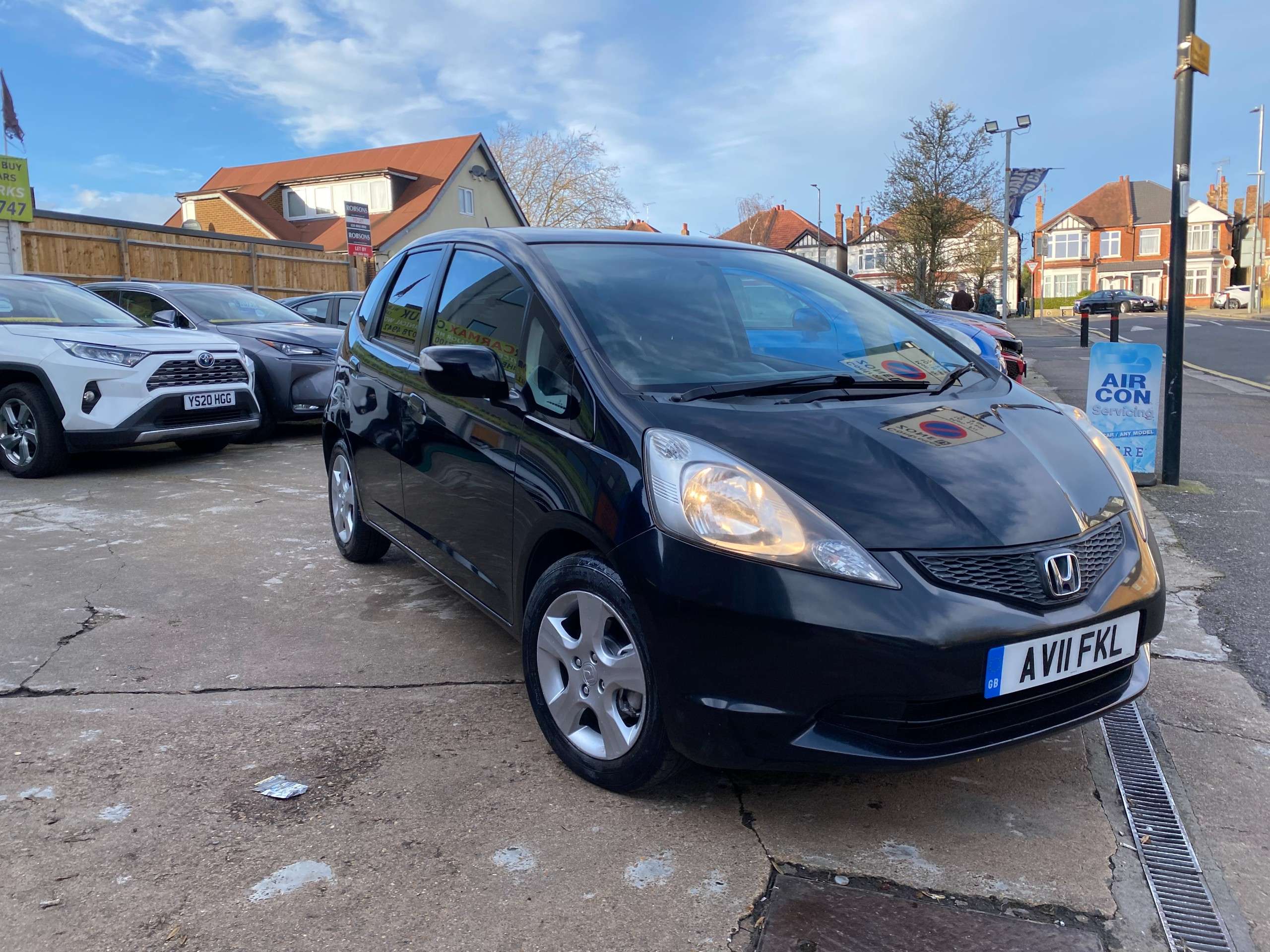 A 2011 HONDA JAZZ 1.4 i-VTEC ES Hatchback 5dr Petrol i SHIFT Euro 5 (99 ps) A 2011 HONDA JAZZ 1.4 i-VTEC ES Hatchback 5dr Petrol i SHIFT Euro 5 (99 ps)