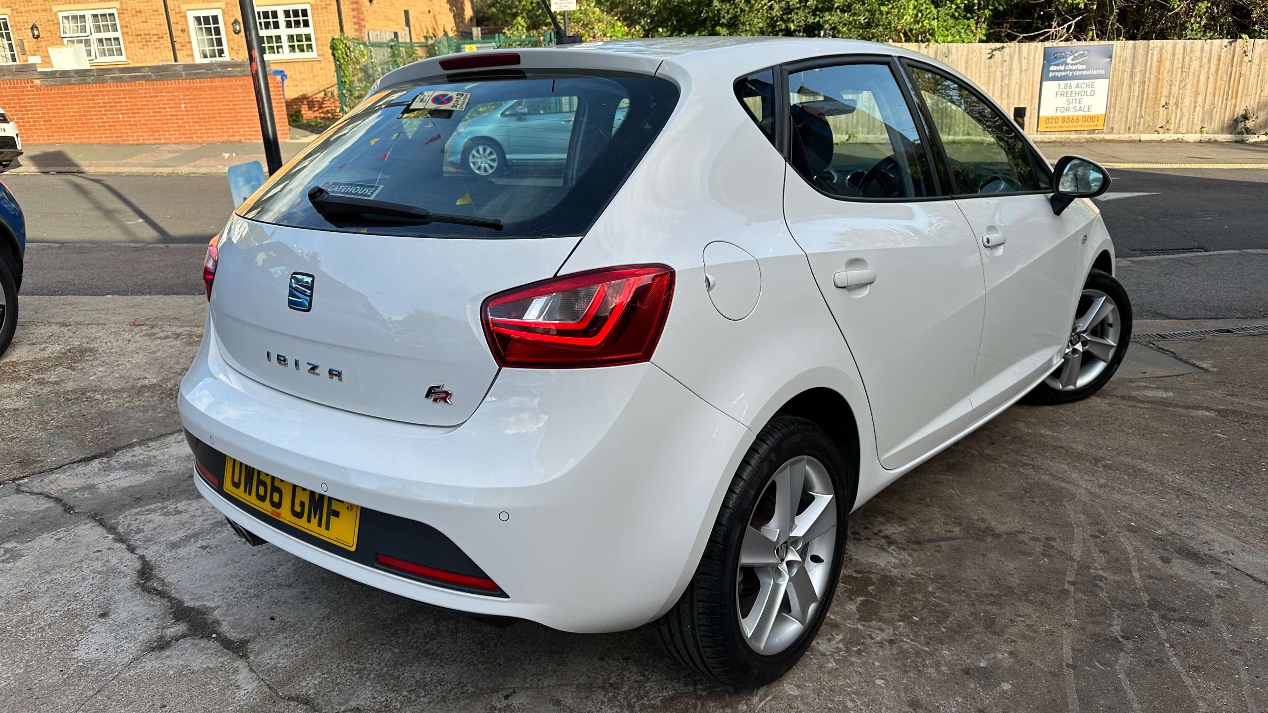 A 2017 SEAT IBIZA 1.0 EcoTSI FR Hatchback 5dr Petrol DSG Euro 6 (s/s) (110 ps) A 2017 SEAT IBIZA 1.0 EcoTSI FR Hatchback 5dr Petrol DSG Euro 6 (s/s) (110 ps)