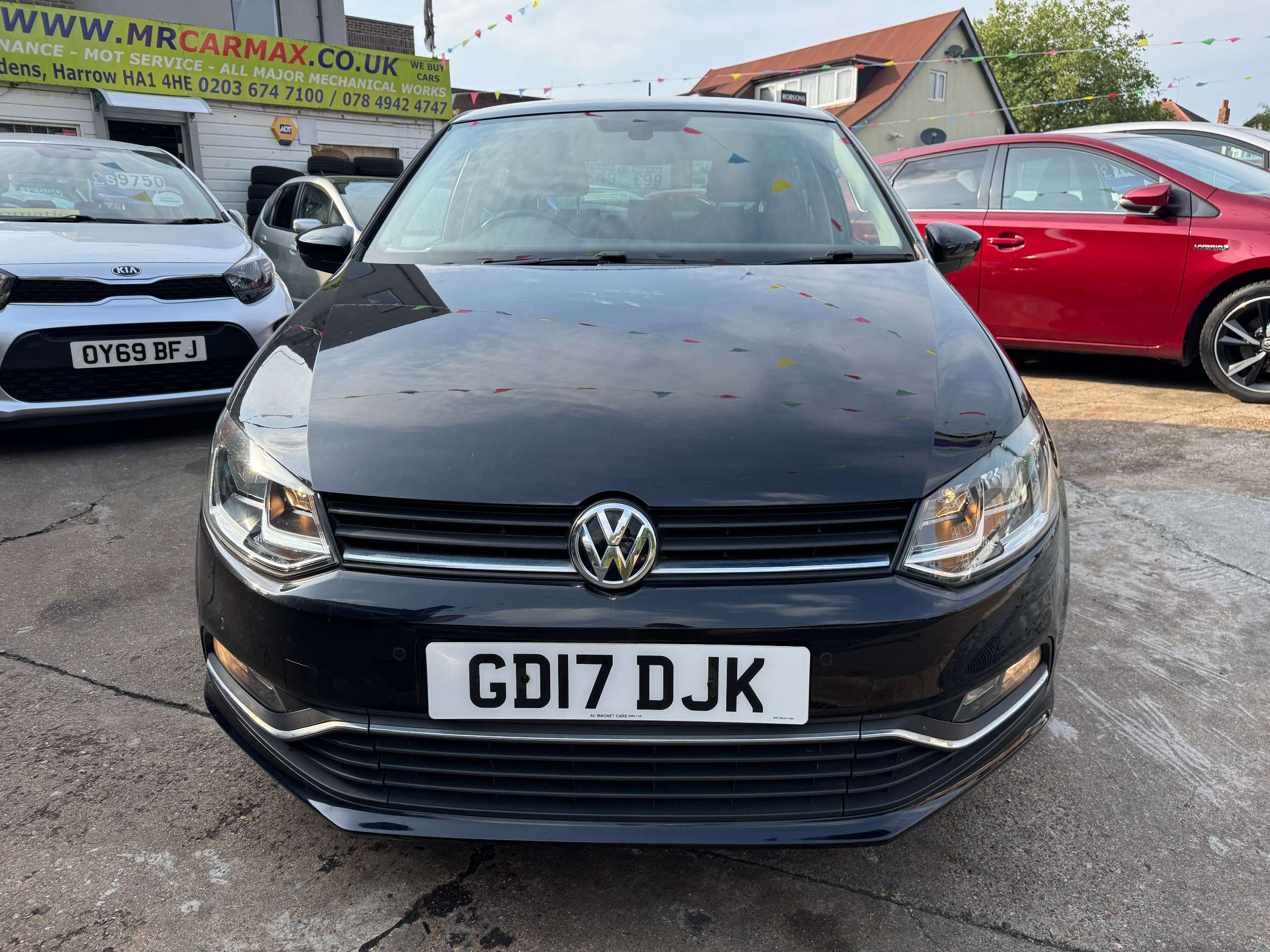 A 2017 VOLKSWAGEN POLO 1.2 TSI BlueMotion Tech Match Edition Hatchback 5dr Petrol DSG Euro 6 (s/s) (90 ps) A 2017 VOLKSWAGEN POLO 1.2 TSI BlueMotion Tech Match Edition Hatchback 5dr Petrol DSG Euro 6 (s/s) (90 ps)