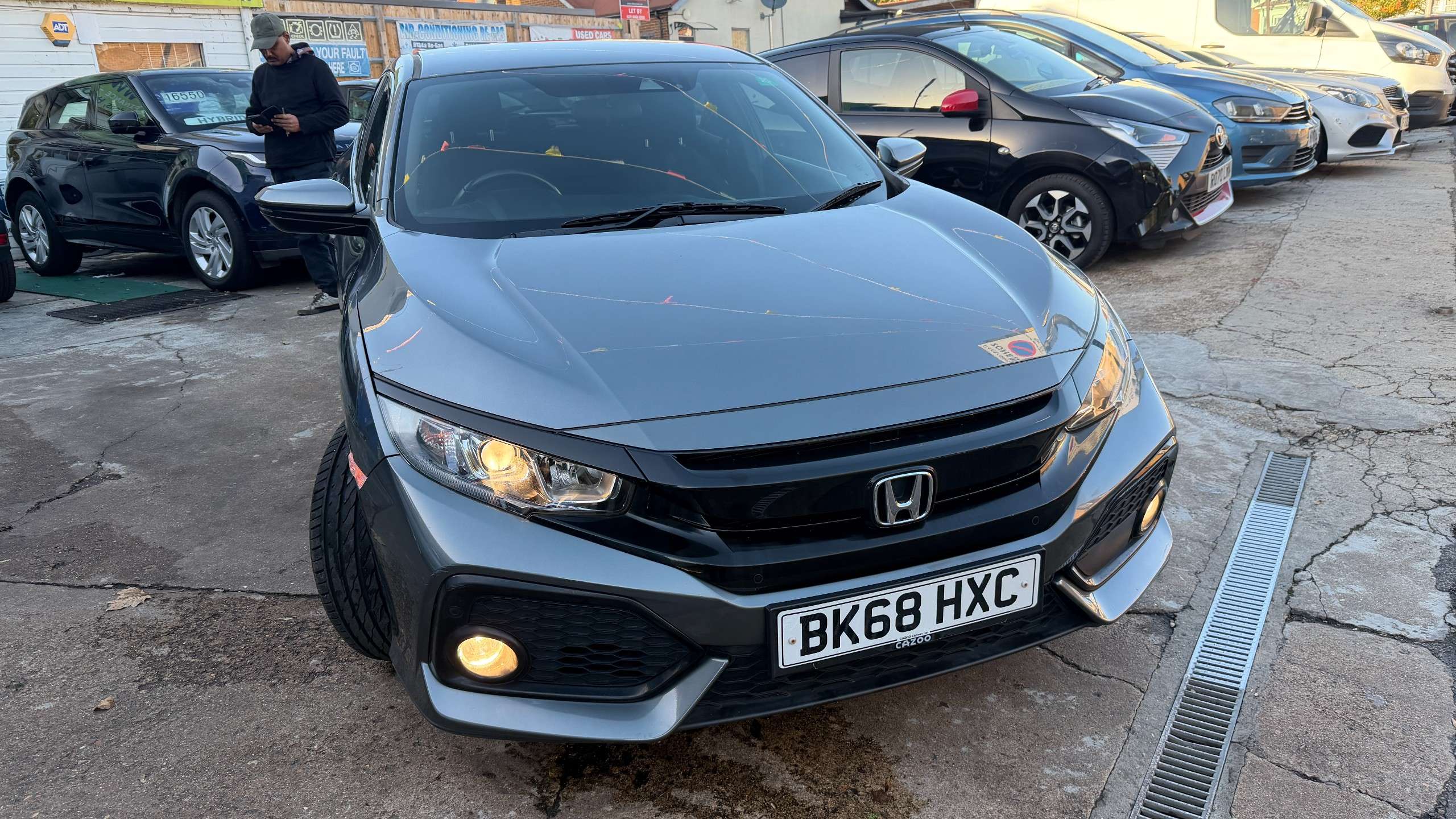 A 2018 HONDA CIVIC 1.0 VTEC Turbo SR Hatchback 5dr Petrol CVT Euro 6 (s/s) (126 ps) A 2018 HONDA CIVIC 1.0 VTEC Turbo SR Hatchback 5dr Petrol CVT Euro 6 (s/s) (126 ps)