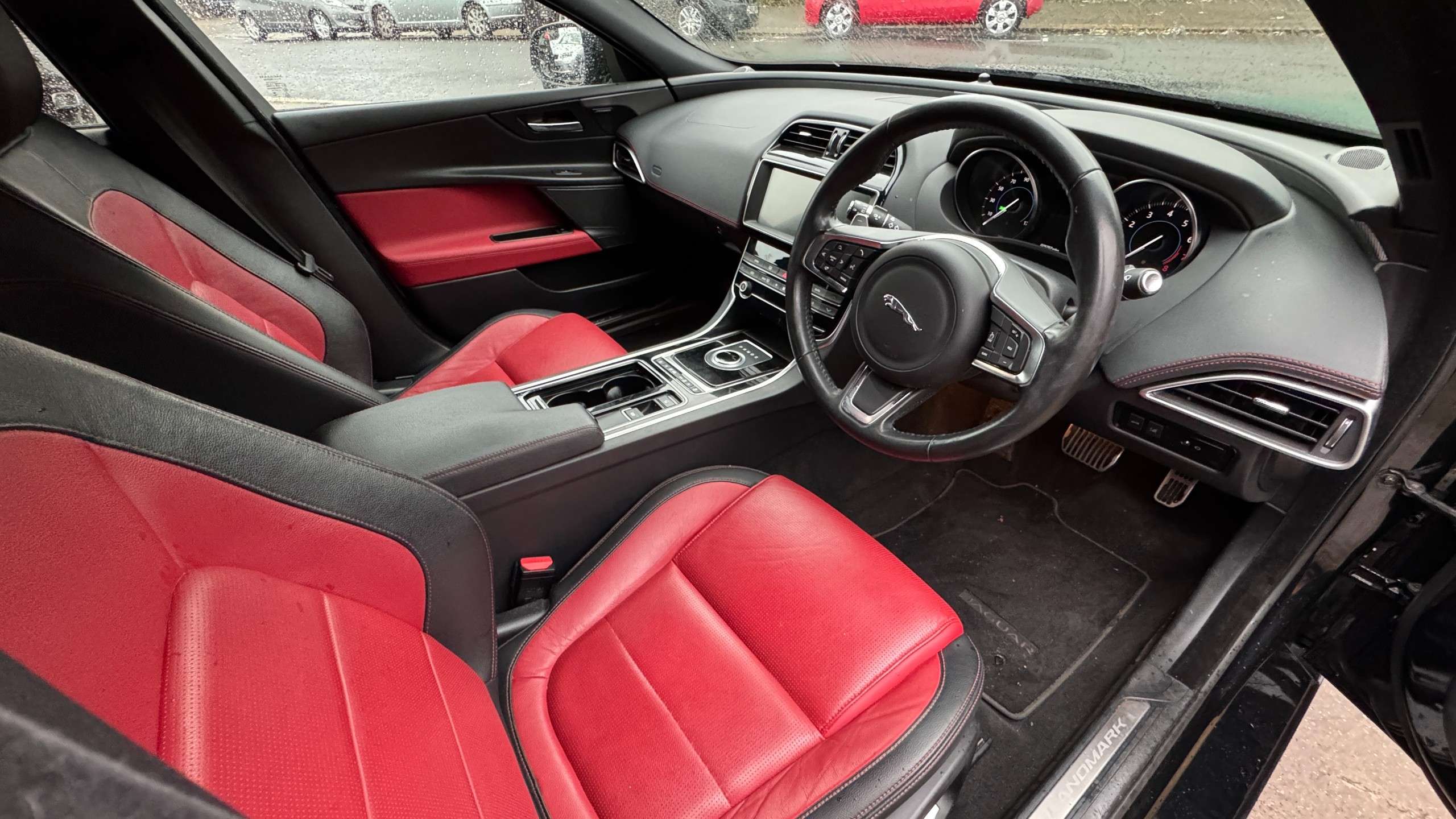 2019 JAGUAR XE 2019 JAGUAR XE