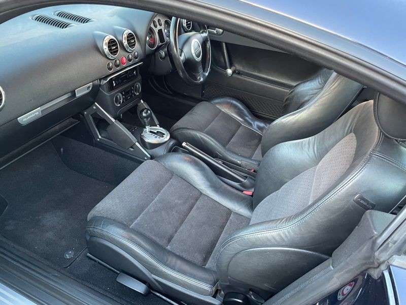 2004 AUDI TT 2004 AUDI TT