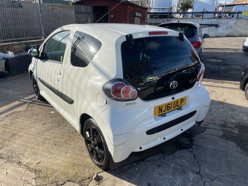 2011 TOYOTA AYGO 2011 TOYOTA AYGO