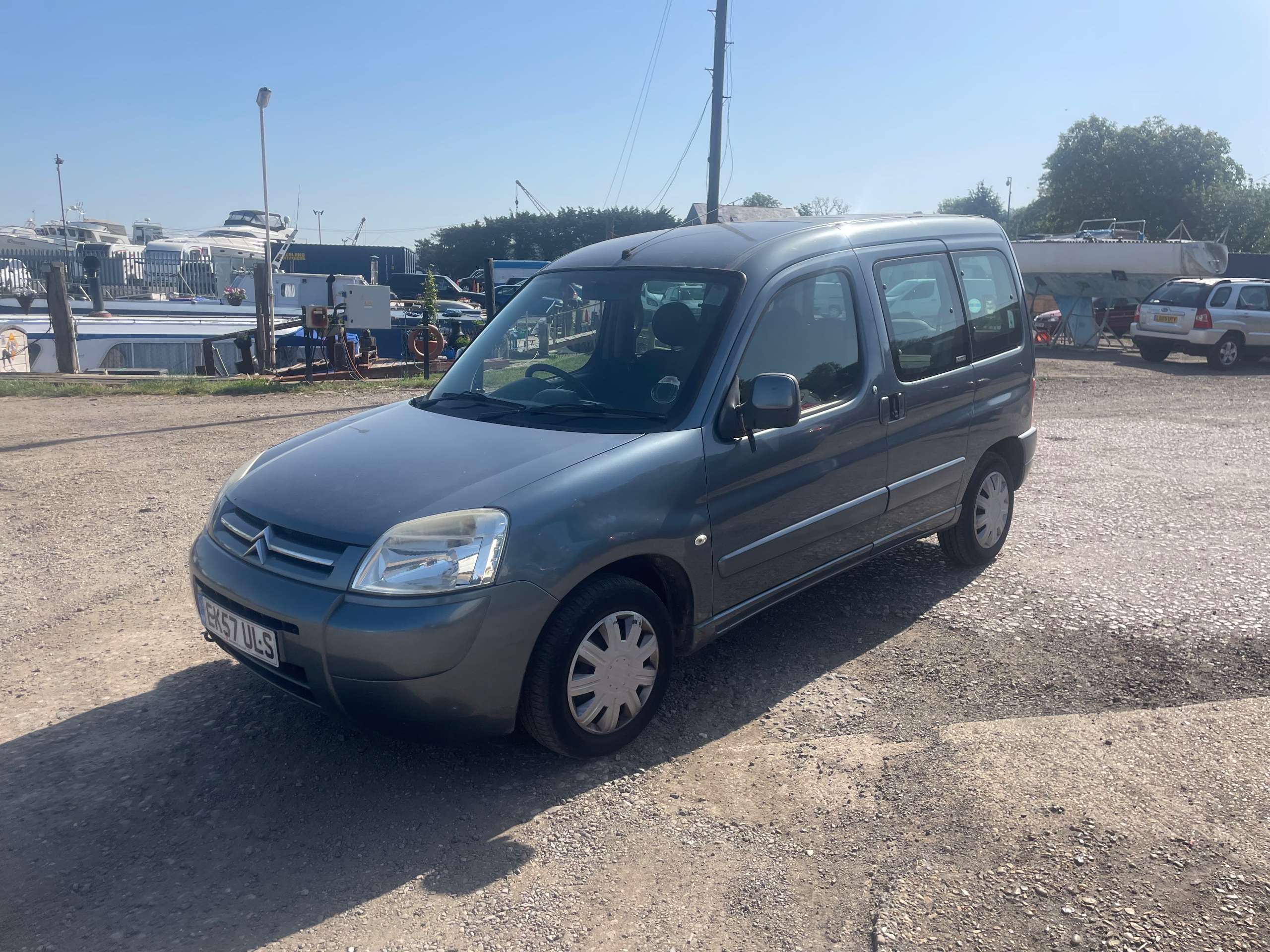 A 2007 CITROEN BERLINGO 1.4 Forte Multispace MPV 5dr Petrol Manual (175 g/km, 74 bhp) A 2007 CITROEN BERLINGO 1.4 Forte Multispace MPV 5dr Petrol Manual (175 g/km, 74 bhp)
