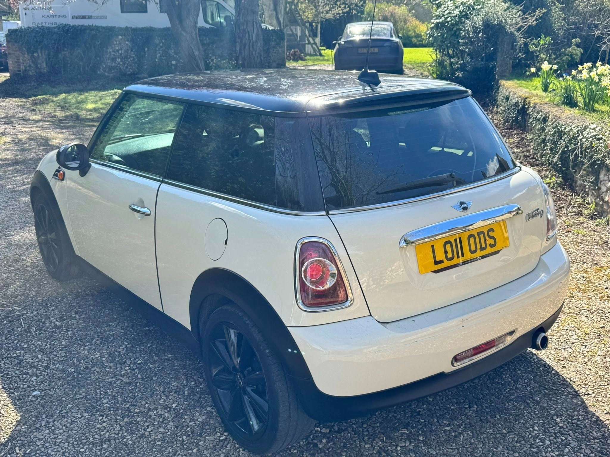 A 2011 MINI HATCH 1.6 Cooper D Hatchback 3dr Diesel Manual Euro 5 (s/s) (112 ps) A 2011 MINI HATCH 1.6 Cooper D Hatchback 3dr Diesel Manual Euro 5 (s/s) (112 ps)