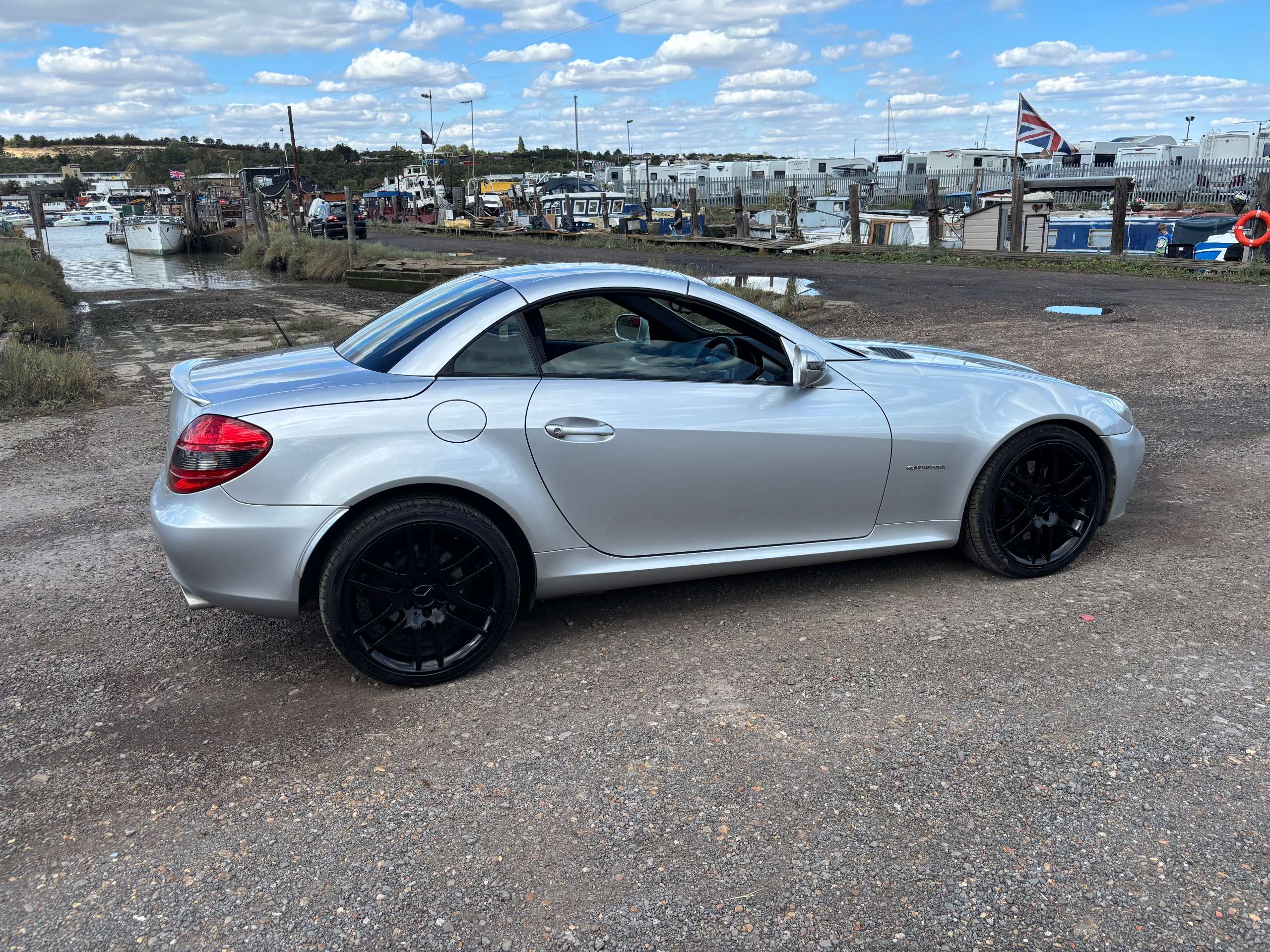A 2009 MERCEDES-BENZ SLK 1.8 SLK200K Convertible 2dr Petrol Tiptronic Euro 4 (184 ps) A 2009 MERCEDES-BENZ SLK 1.8 SLK200K Convertible 2dr Petrol Tiptronic Euro 4 (184 ps)