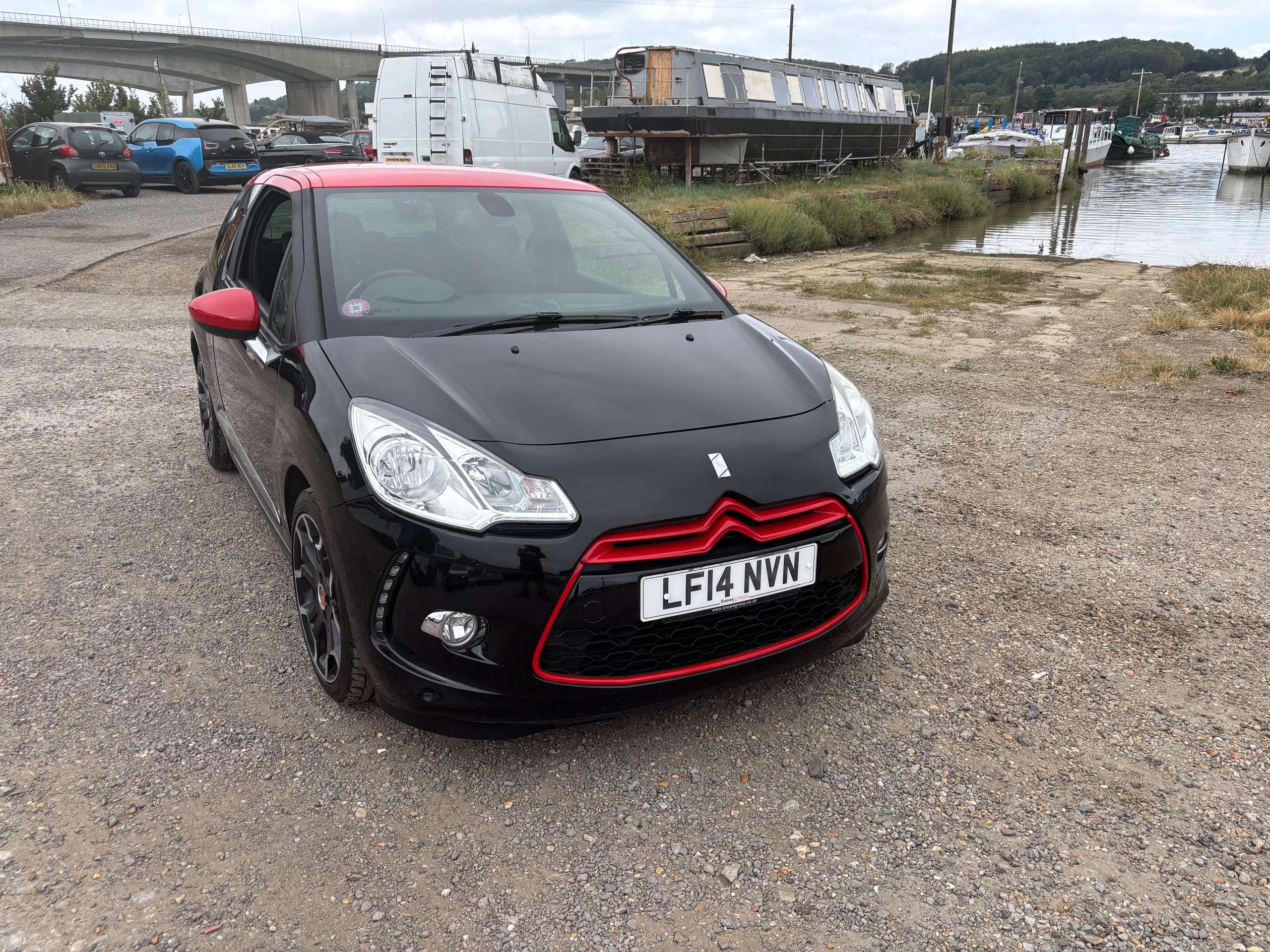 A 2014 CITROEN DS3 1.6 e-HDi Airdream DSport Red Hatchback 3dr Diesel Manual Euro 5 (s/s) (115 ps) A 2014 CITROEN DS3 1.6 e-HDi Airdream DSport Red Hatchback 3dr Diesel Manual Euro 5 (s/s) (115 ps)