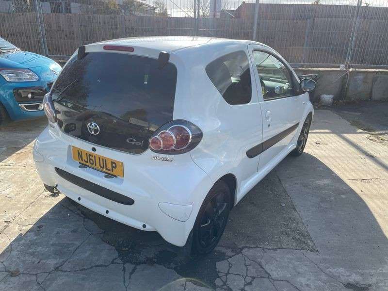 2011 TOYOTA AYGO 2011 TOYOTA AYGO